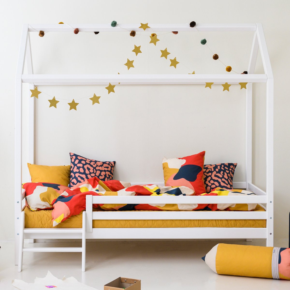 Lit Cabane pin massif ECO DREAM blanc, HOPPEKIDS