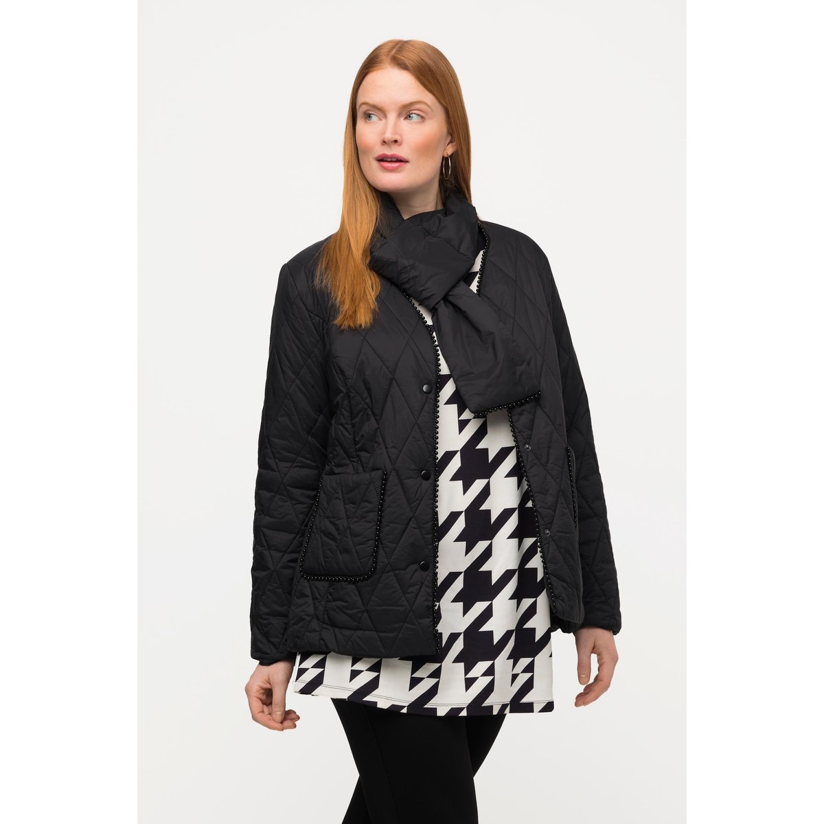 Veste matelassée, bordure en perles, col en V noir, ULLA POPKEN