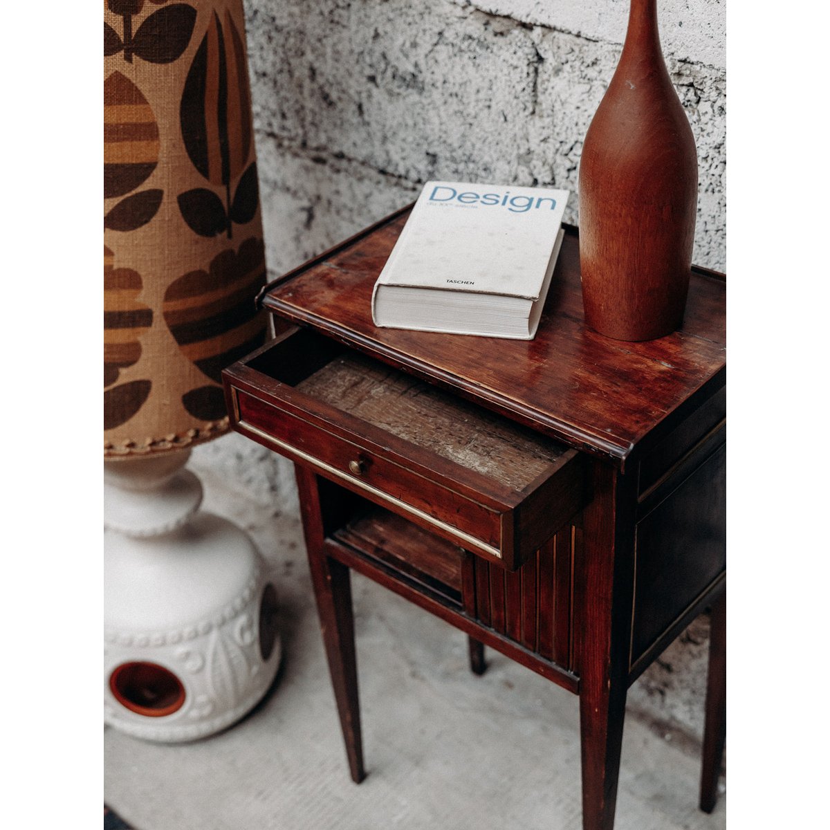 Table de chevet en acajou Maïa N°217 - Bon état bois, DEBONGOUT