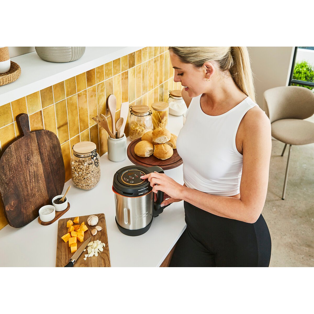 1L Compact Soup Maker - 501021 black/red, MORPHY RICHARDS