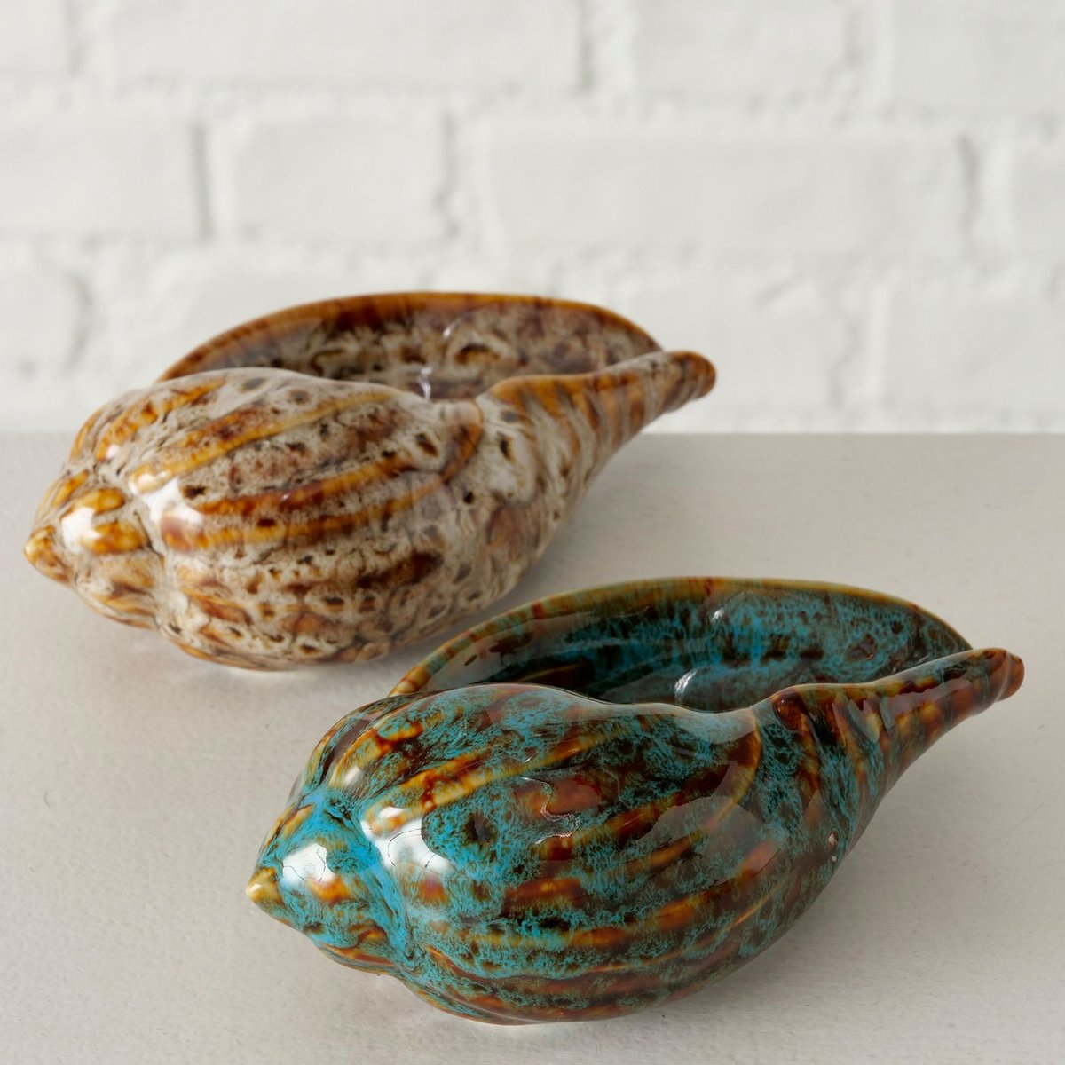 Set de 2 coquillages décoratifs à poser porcelaine bleu et beige 14x8x5.5cm bleu, WADIGA