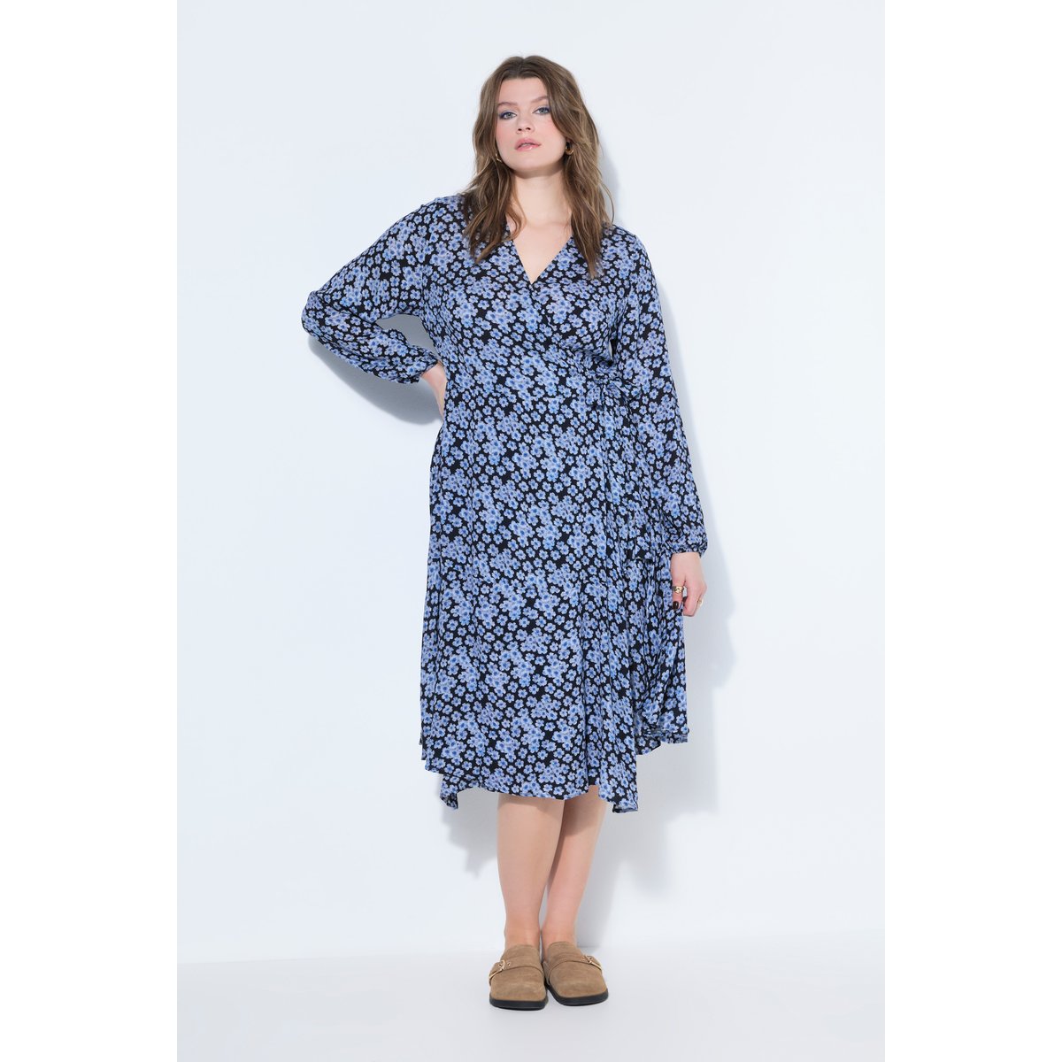 Robe portefeuille maxi, coupe évasée bleu pigeon, STUDIO UNTOLD