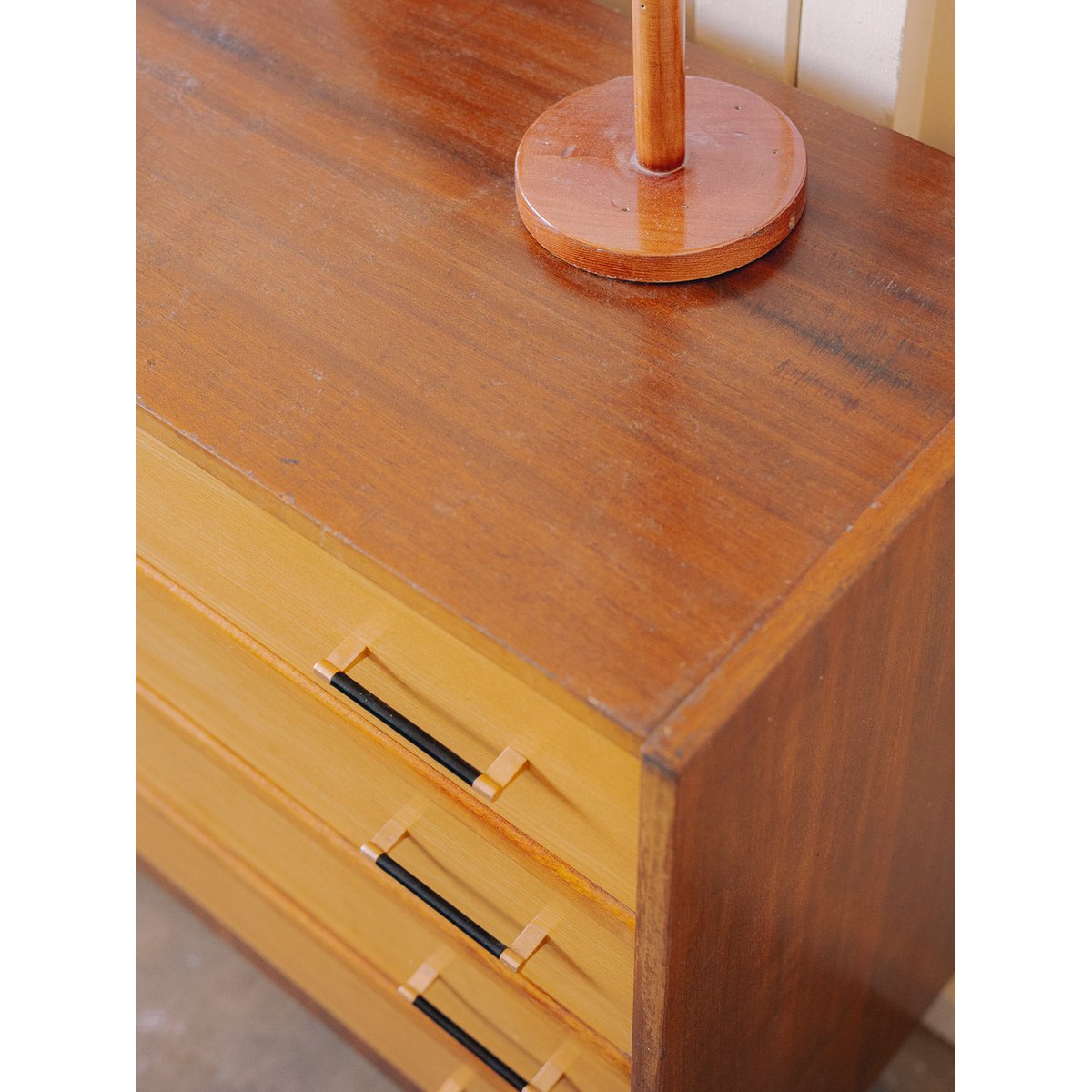 Commode années 60 Olga N°1080 - Bon état bois clair, DEBONGOUT