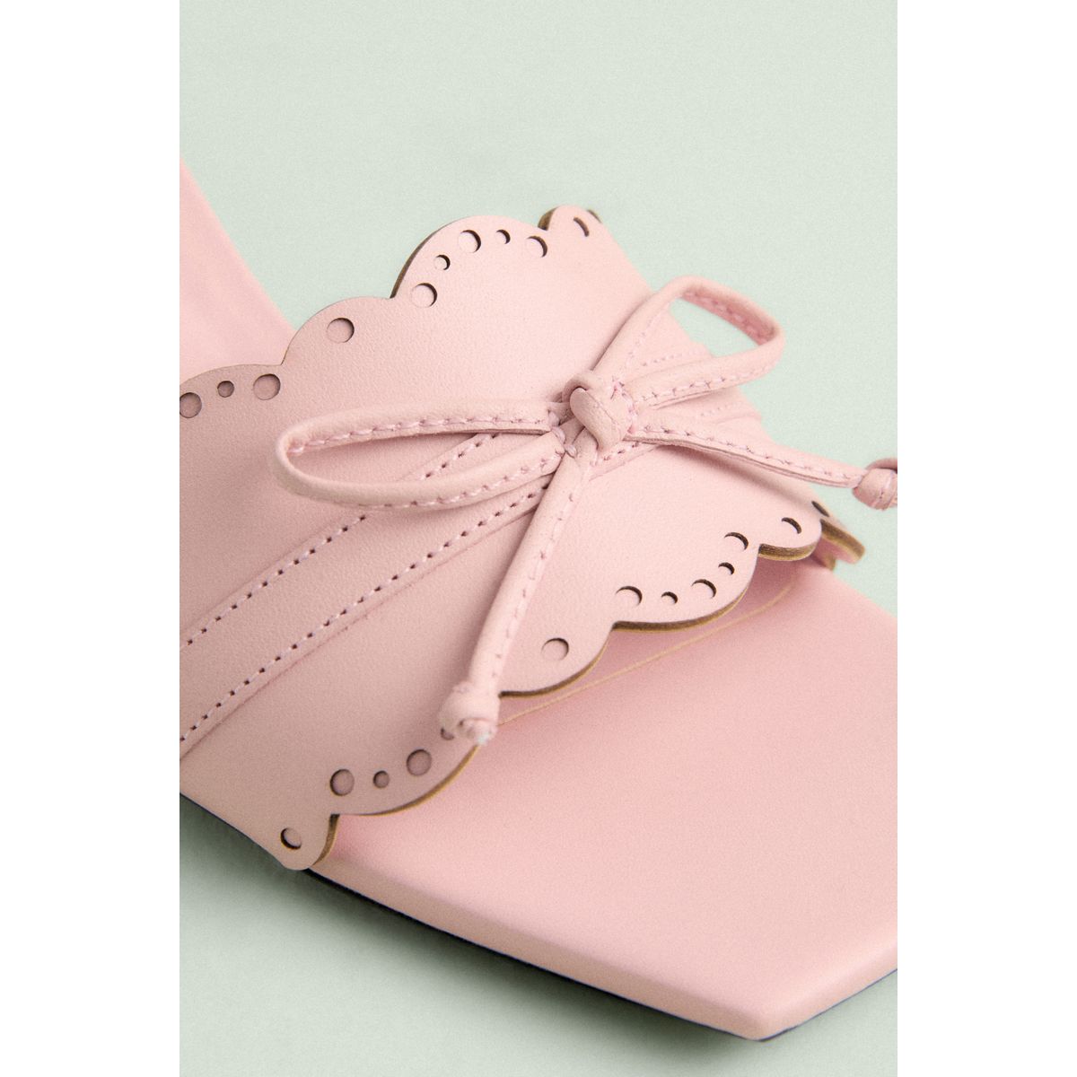 Mules à petit talon, nœud et bout carré rose pâle, NEXT