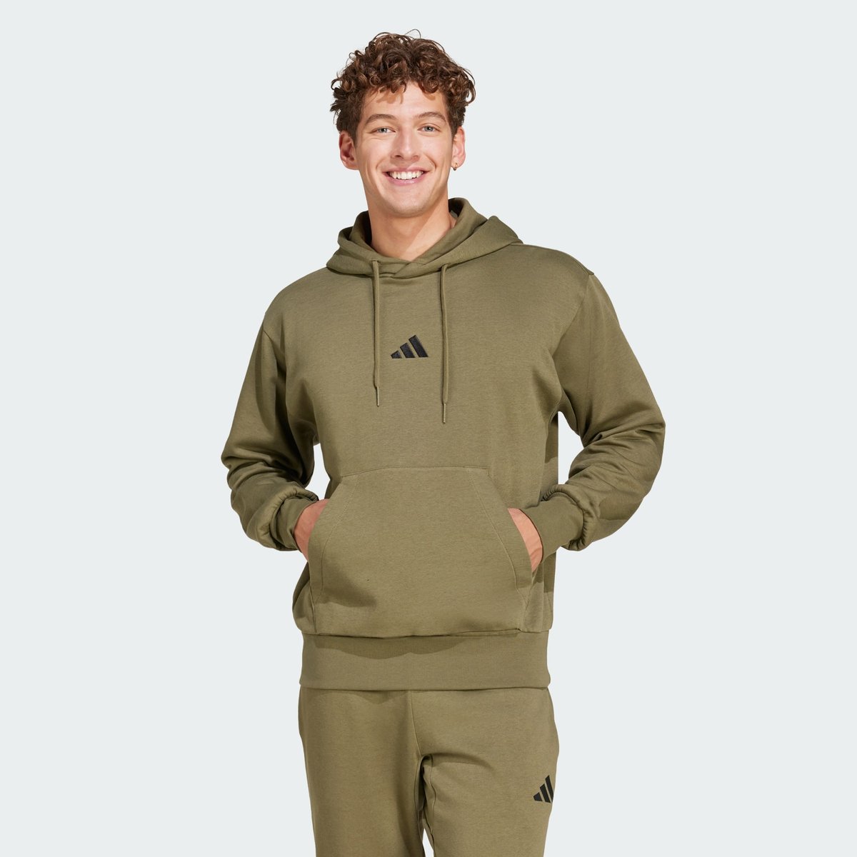 Sweat-Shirt À Capuche Molleton Essentials Feelcozy Sweat-Shirt À Capuche Molleton Essentials Feelcozy olive strata / black, ADIDAS SPORTSWEAR