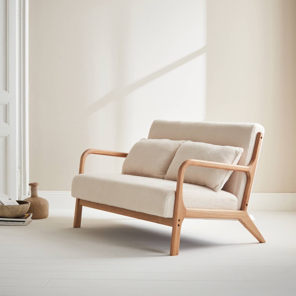 Banquette scandinave 2 places bois d'hévéa et bouclette LORENS crème, SWEEEK