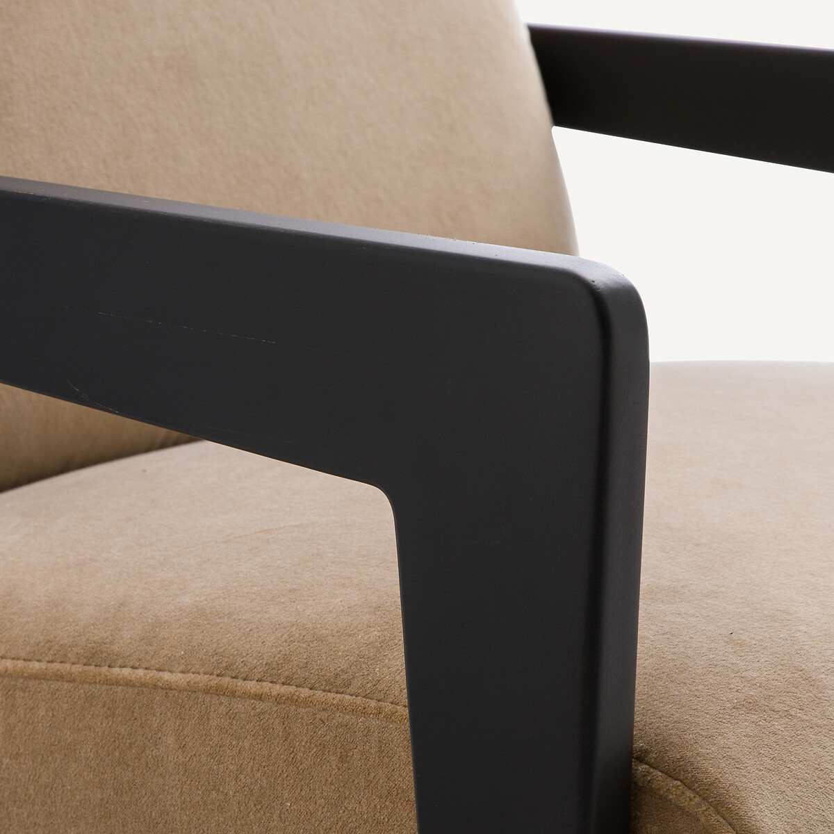 Fauteuil hêtre massif et velours, Izag cappuccino, AM.PM