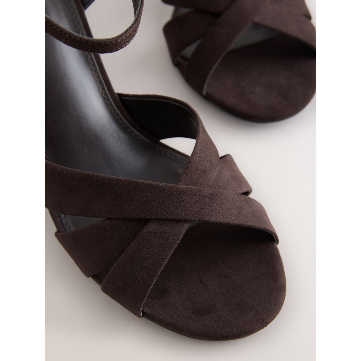 Sandales à talons carrés forever comfort® marron chocolat, NEXT