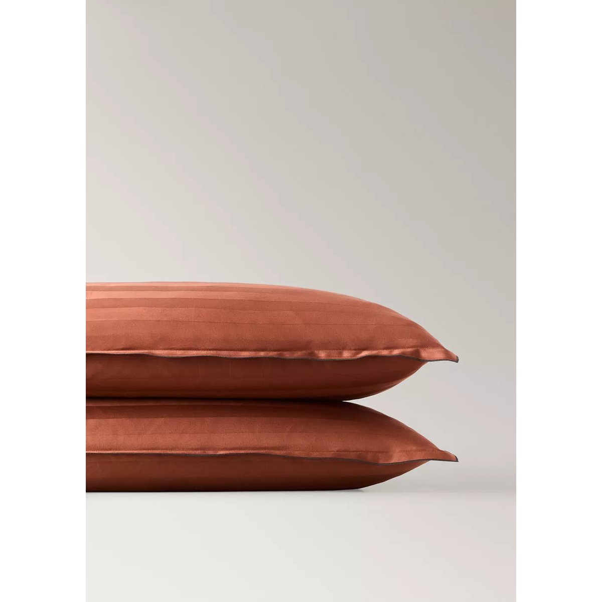 Taies d'oreiller en coton satiné à rayures 300 fils 50x75 cm cognac, MANGO HOME