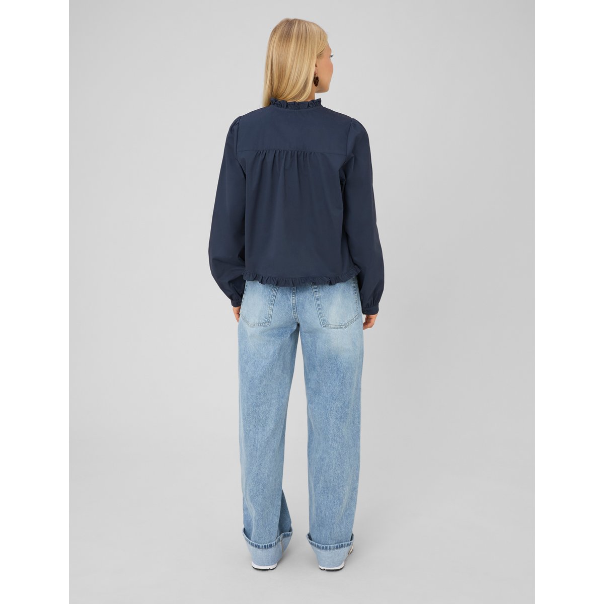 Blouse à volants bleu foncé, BZB