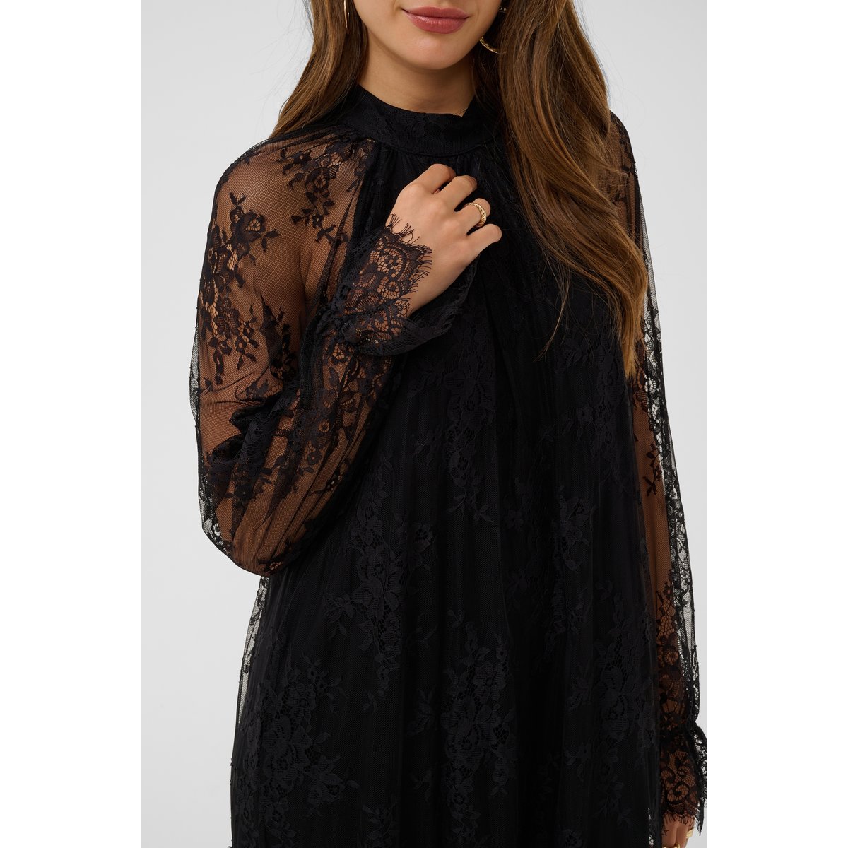 Robe noir pitch black, CREAM