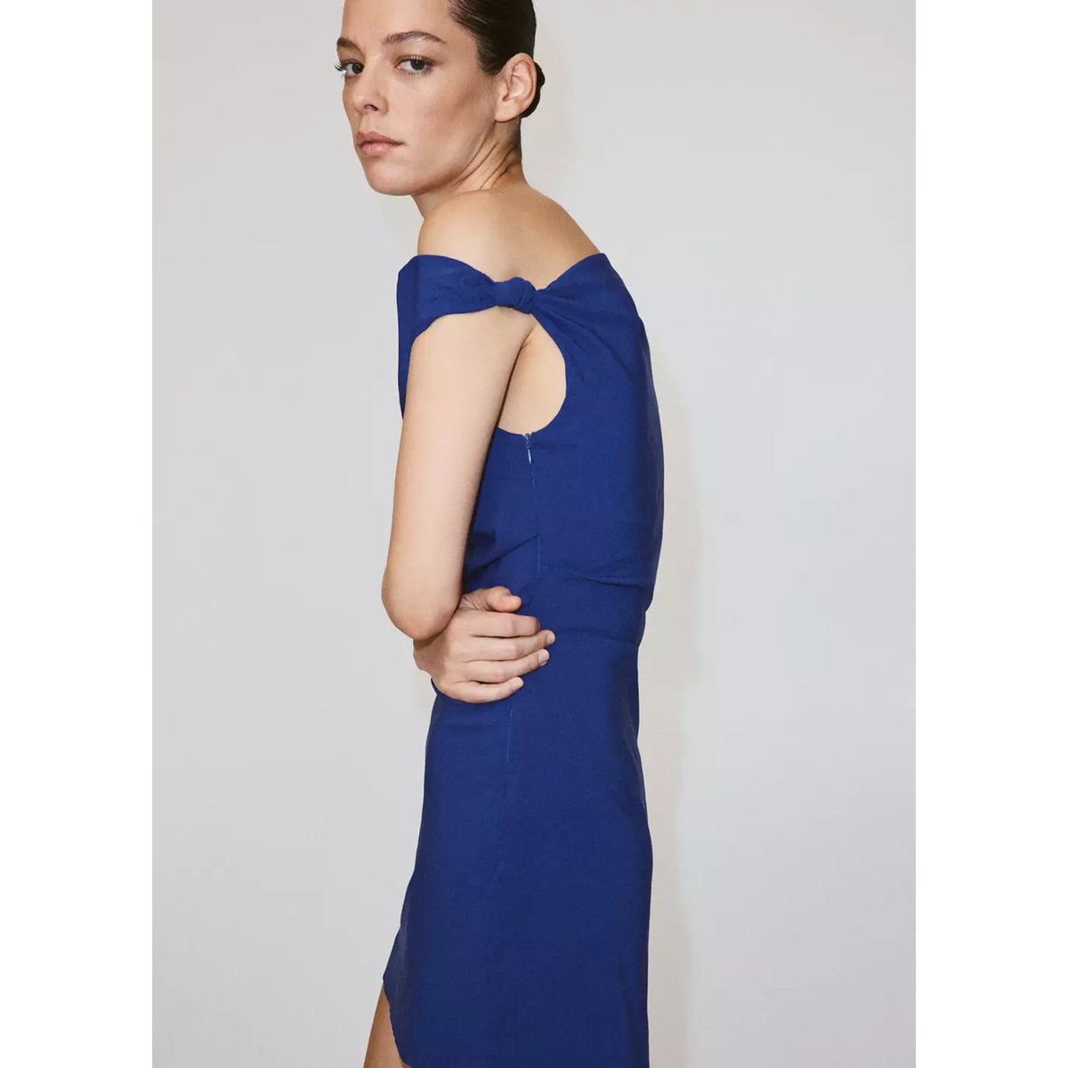 Robe col asymétrique avec détail nœud bleu, MANGO