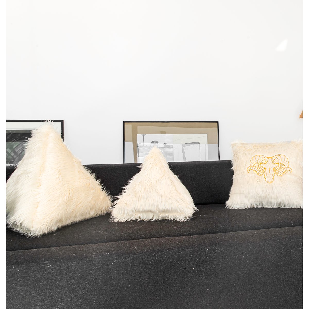Coussin brodé imitation fourrure blanc, MX HOME