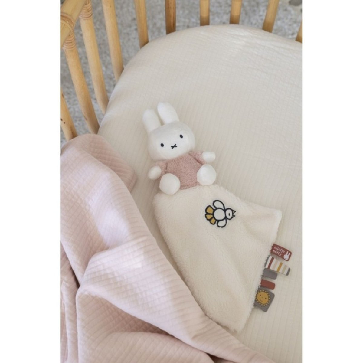 Doudou plat Miffy - Fluffy rose, PIOUPIOU ET MERVEILLES