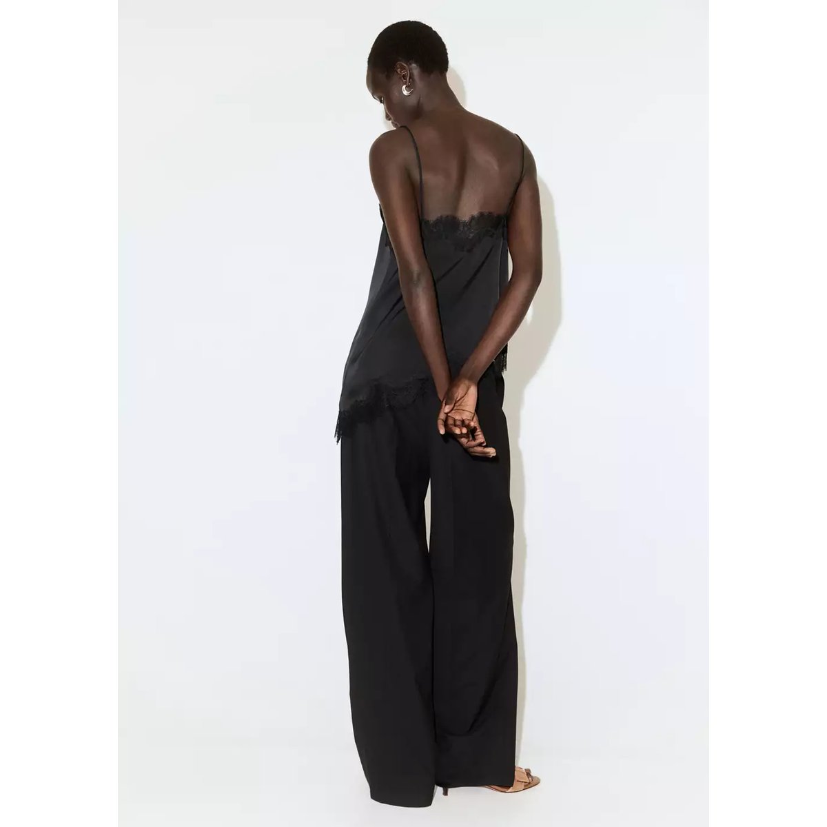 Top lingerie dentelle asymétrique noir, MANGO