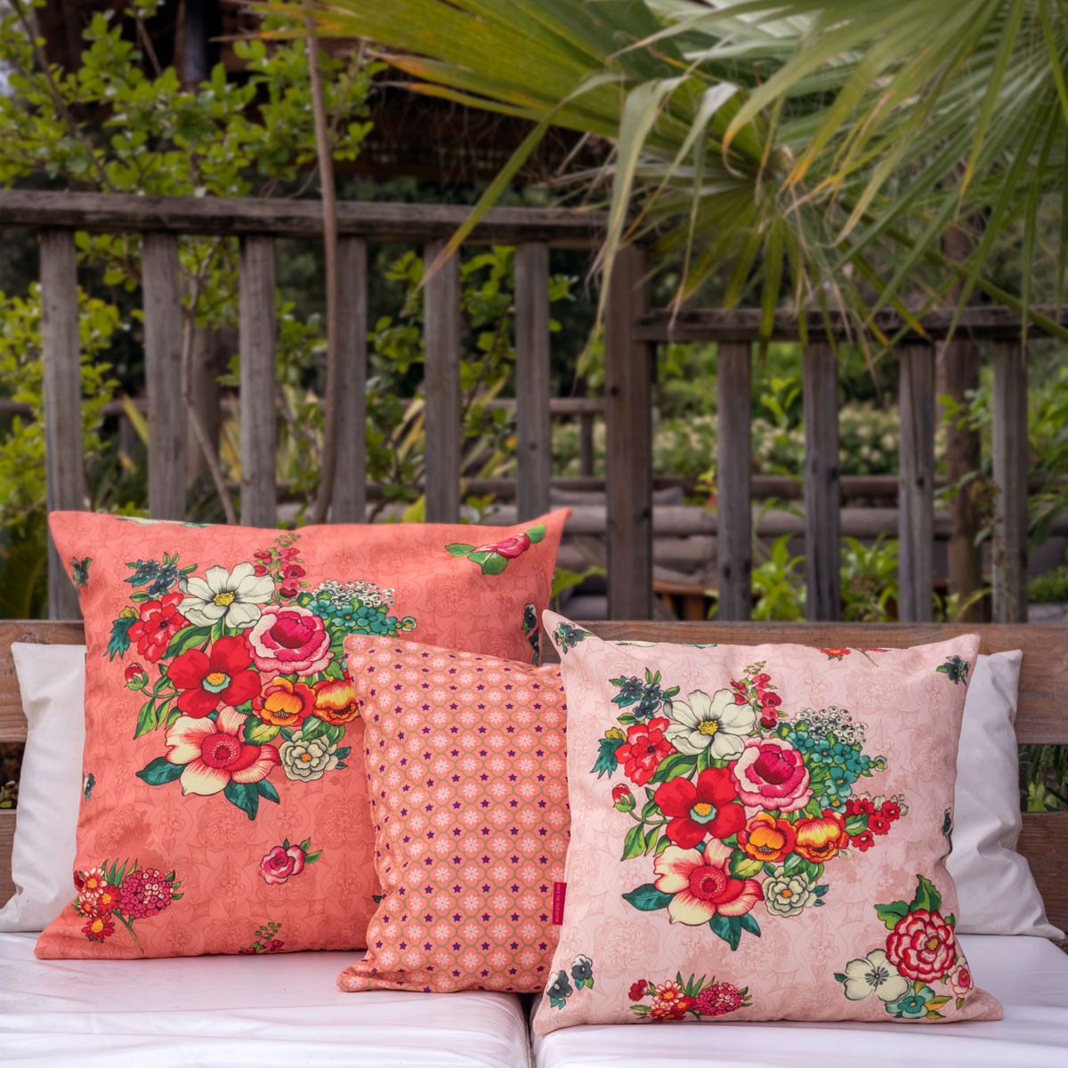 Housse de coussin extérieur fleurie, HANAMI rose, VENT DE BOHÈME