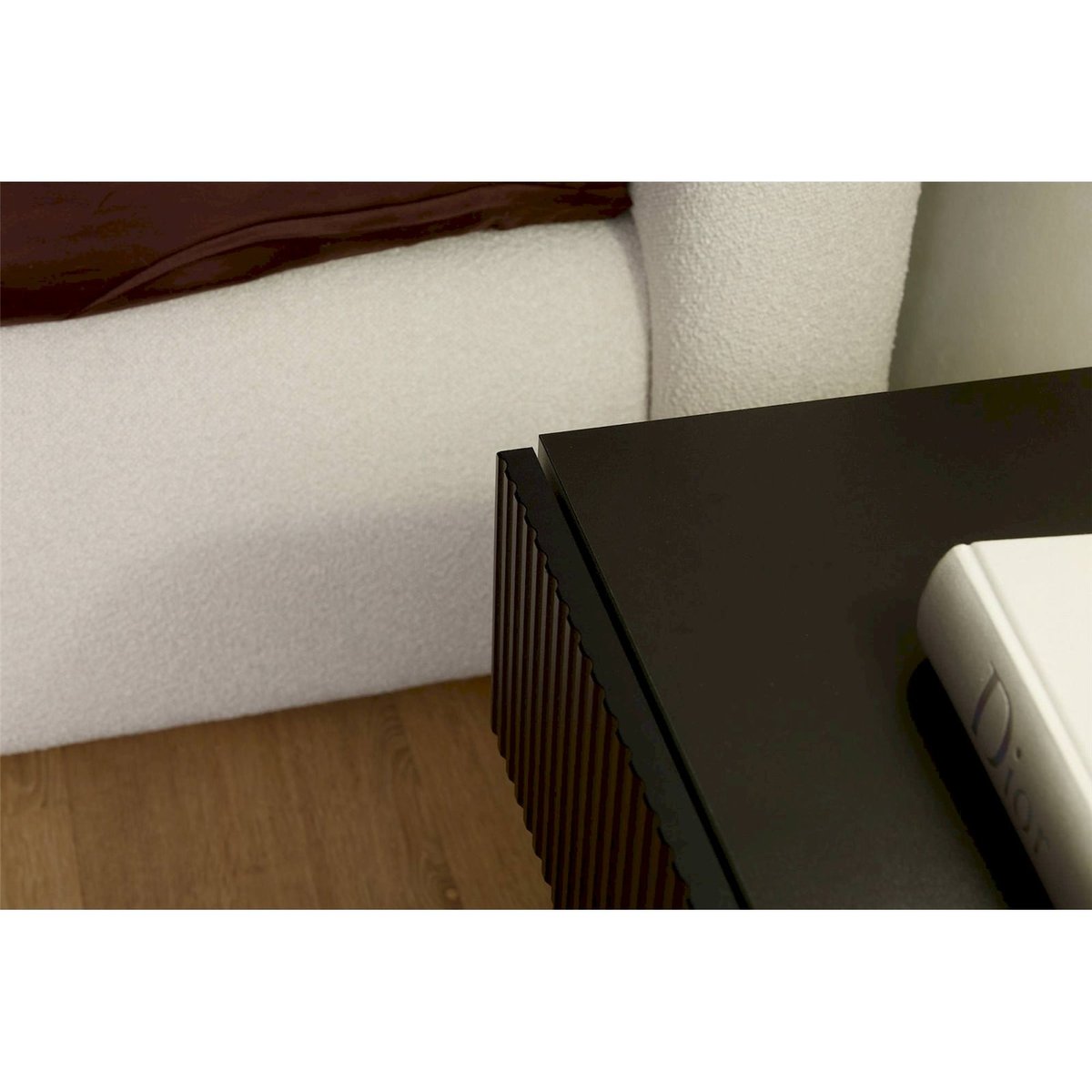 Table de chevet rainurée collection VELDIO NEW noir mat, RECOLLECTION