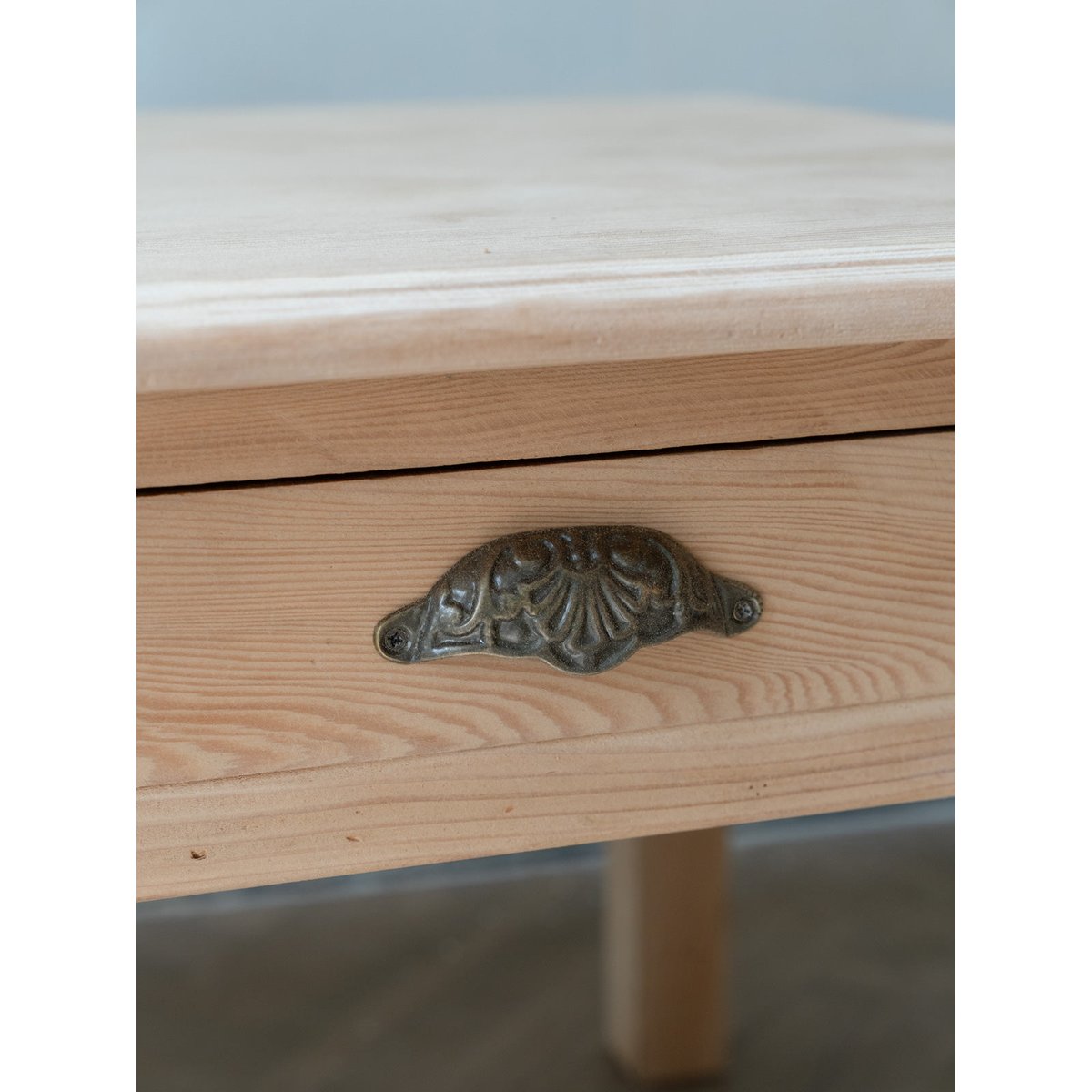 Table basse en bois Léonie N°1136 - Bon état bois clair, DEBONGOUT