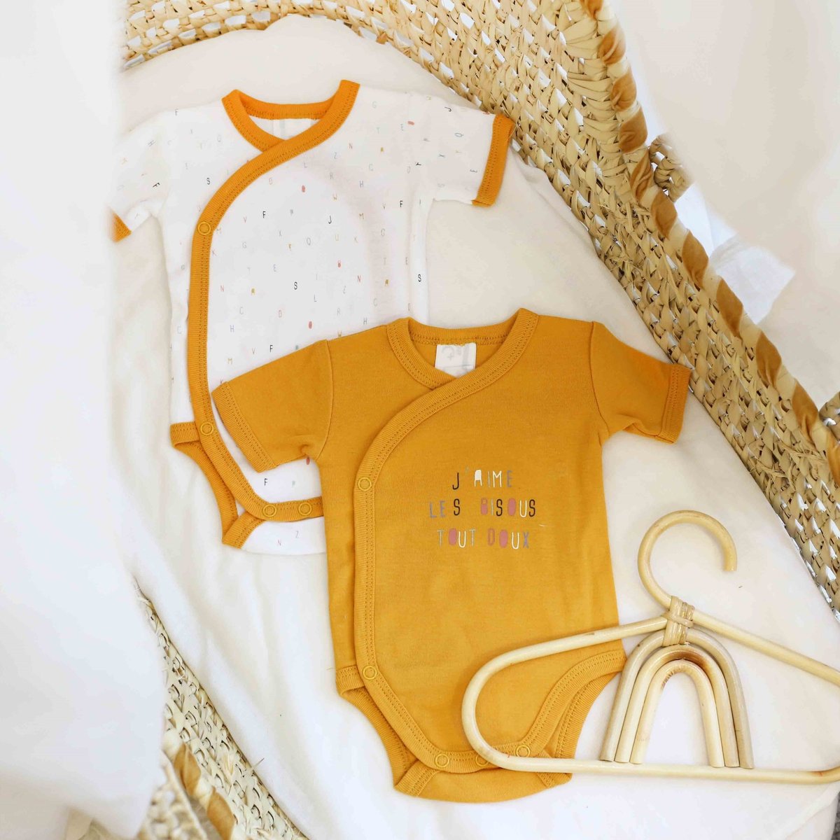 Lot de bodies jaune, TROIS KILOS SEPT