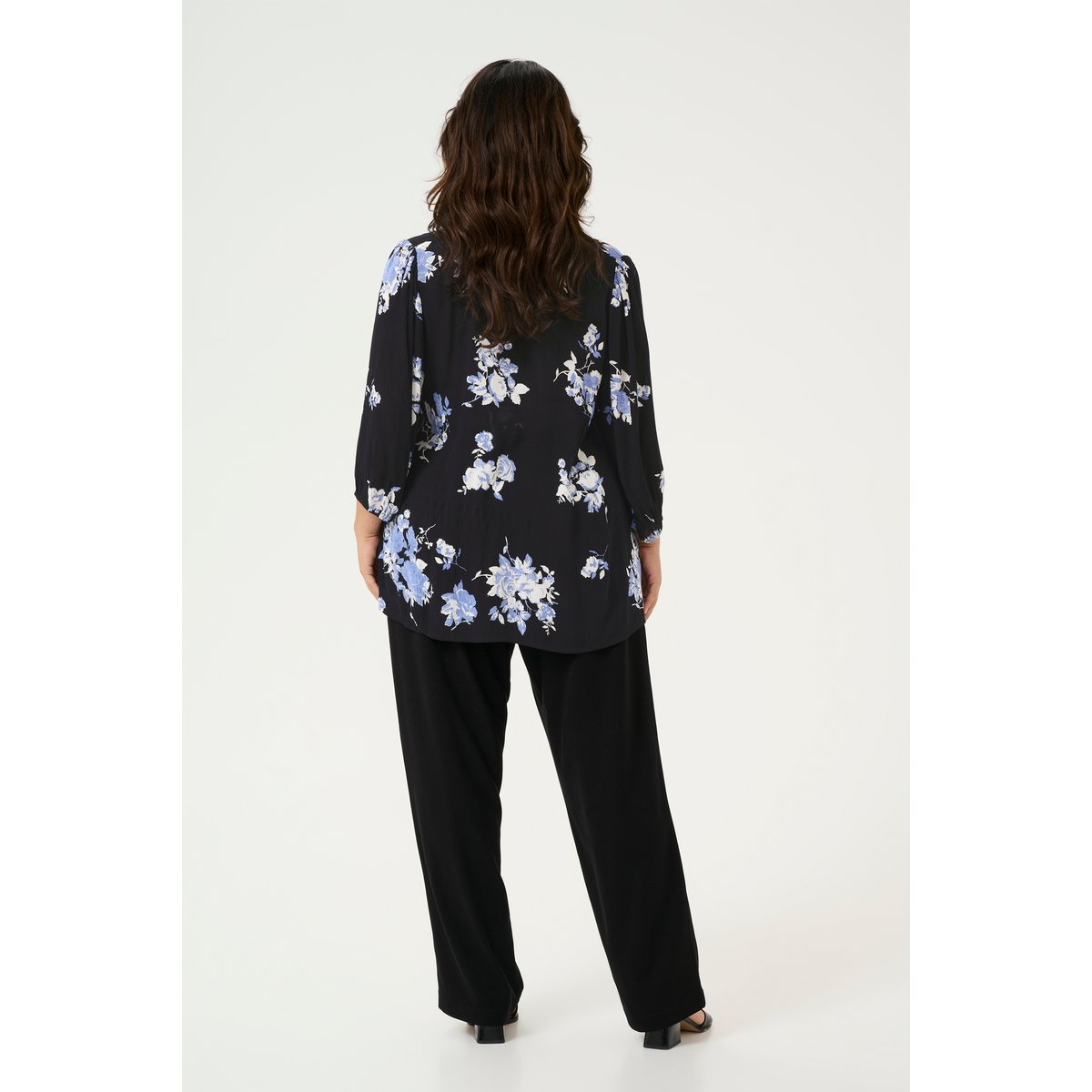 Blouse à manches longues noir/bleu flower print, KAFFE CURVE