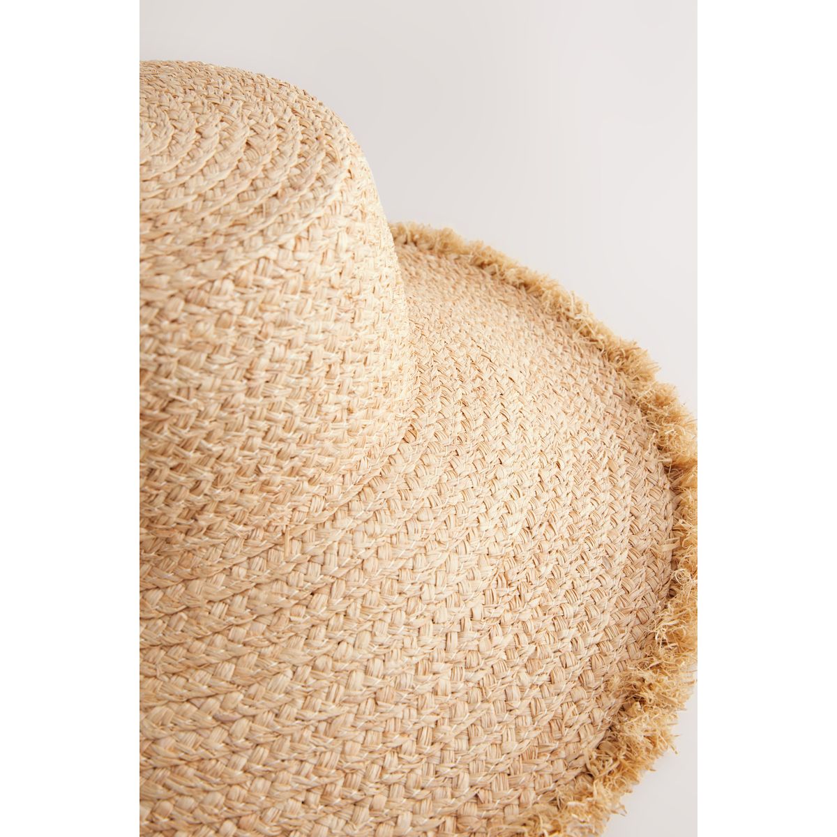 Chapeau avec larges bords bruts naturel, NEXT