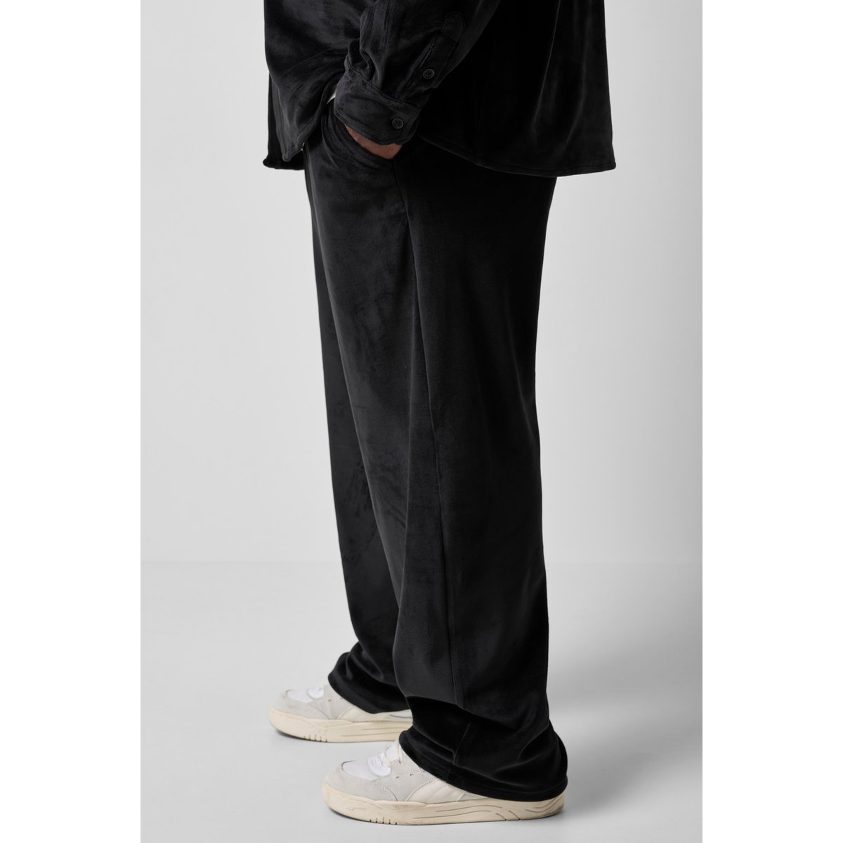 Pantalon en velours noir, STHUGE
