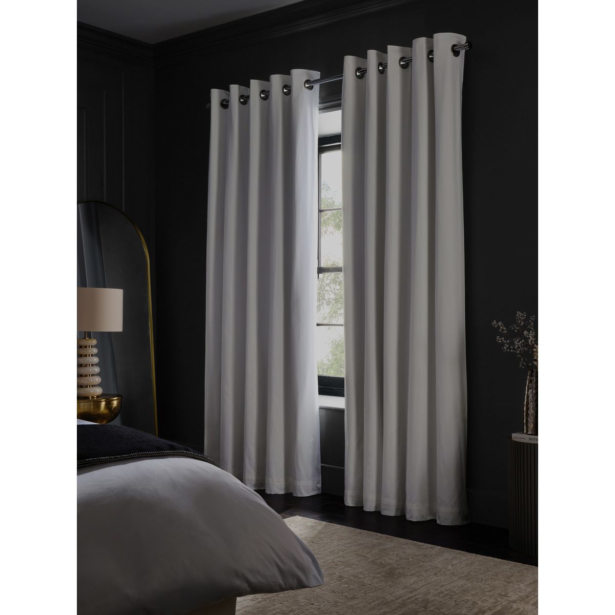 Rideaux occultants/isolants en satin premium blanc, NEXT