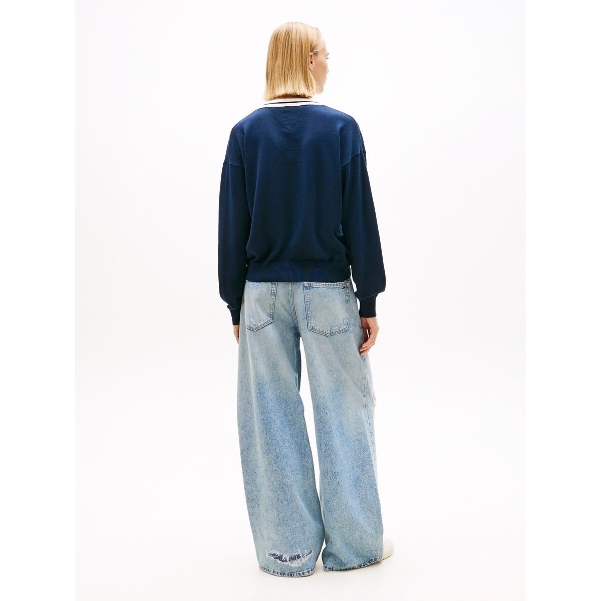 Pull col V, à manches longues marine, TOMMY JEANS