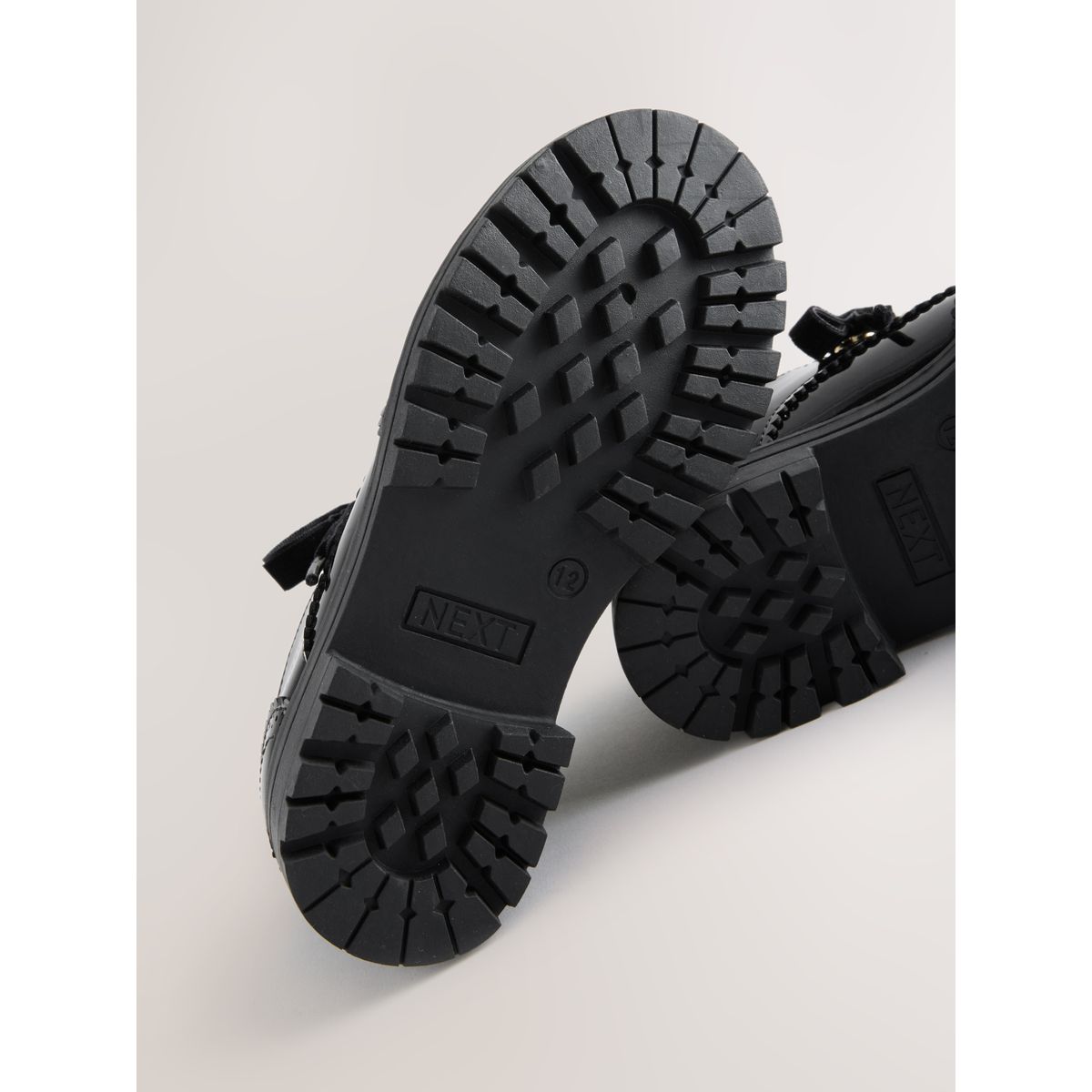 Chaussures richelieu d’école à lacets noir, NEXT