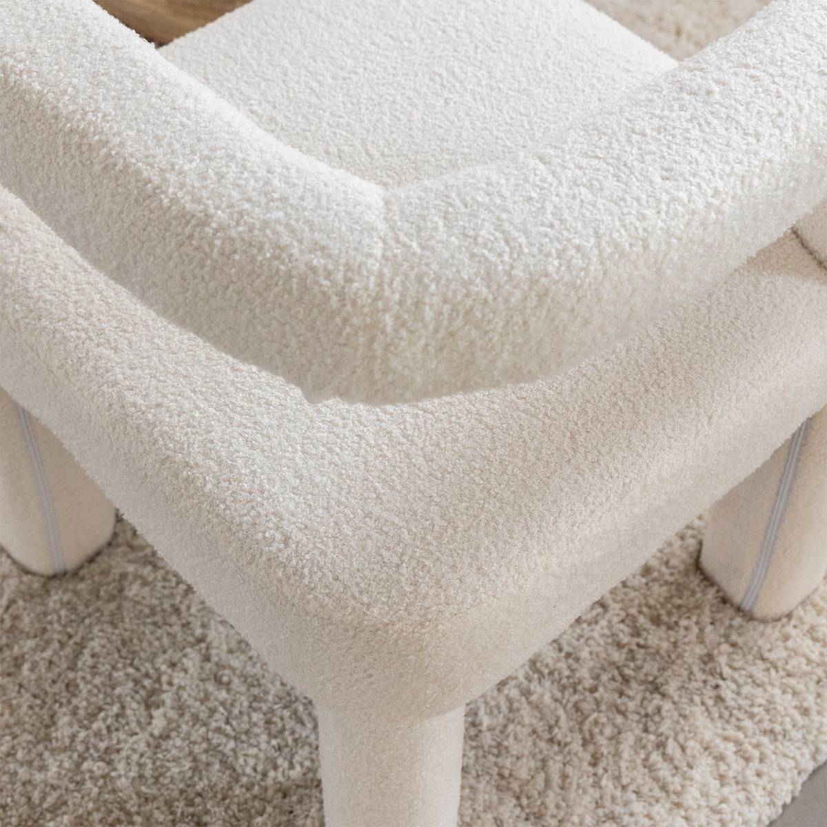 Fauteuil en tissu bouclette NORA blanc, MADE IN MEUBLES