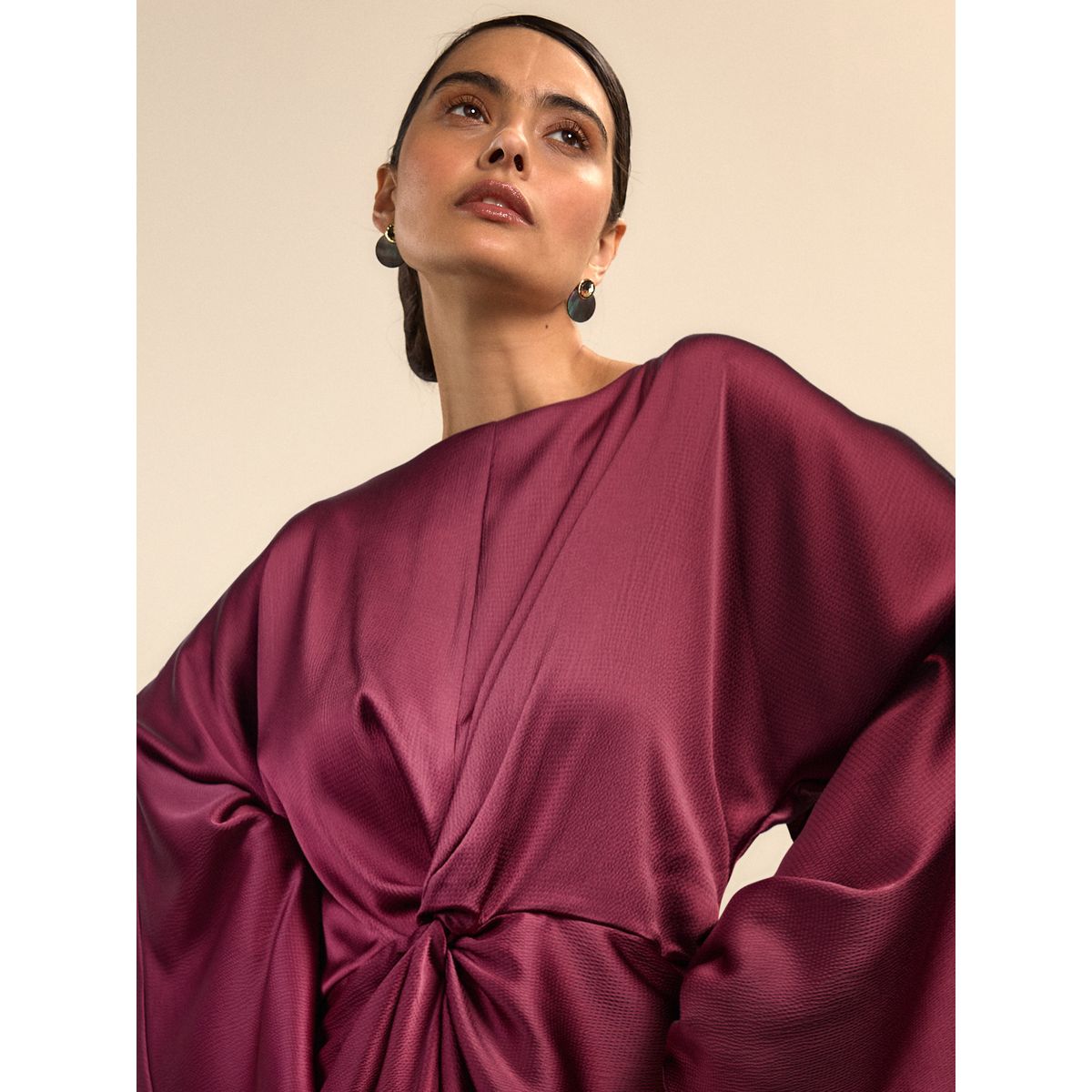 Robe longue en satin à manches longues rouge bordeaux, NEXT