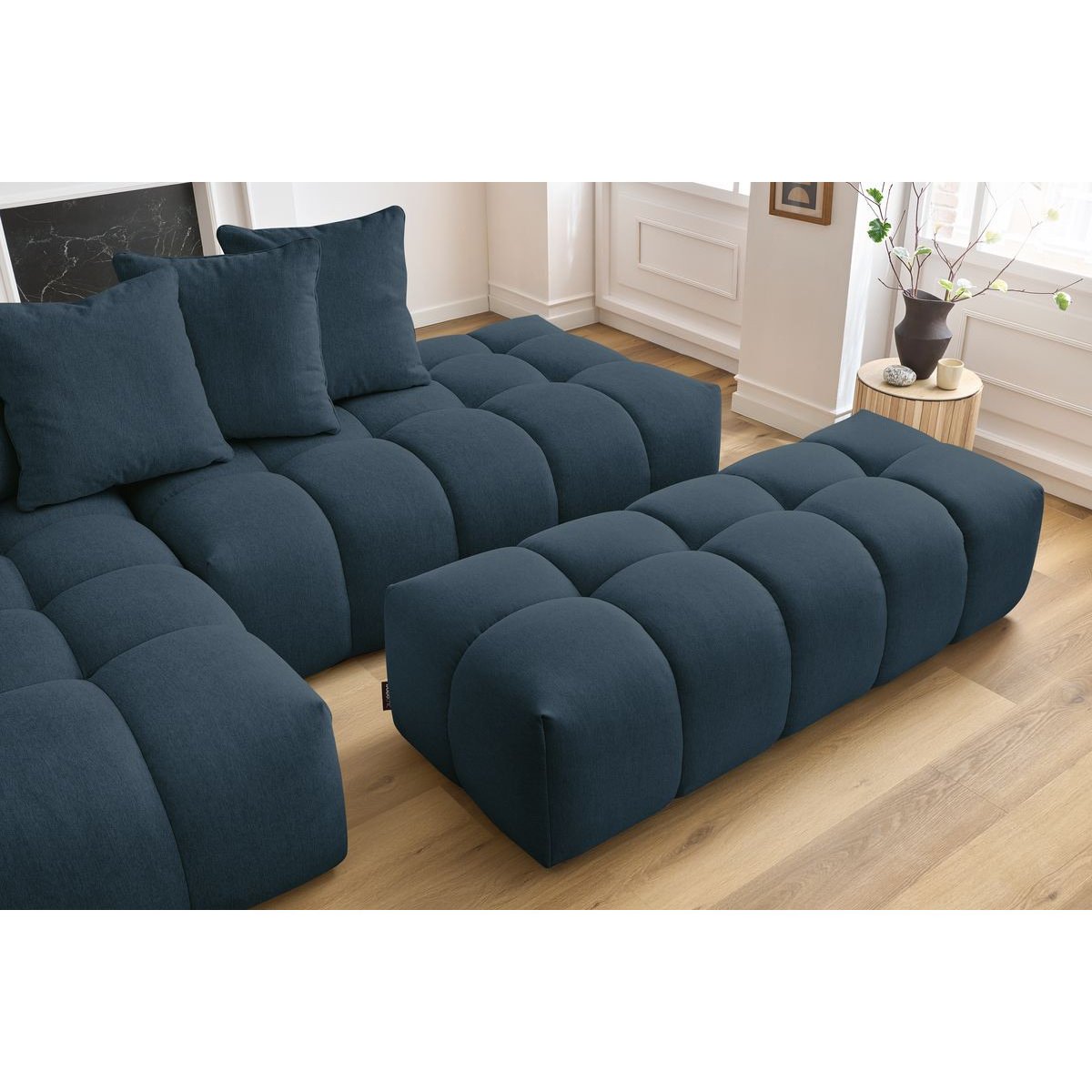 Canapé d'angle fixe 4 places en tissu chiné avec pouf, MONT-BLANC bleu foncé, BOBOCHIC