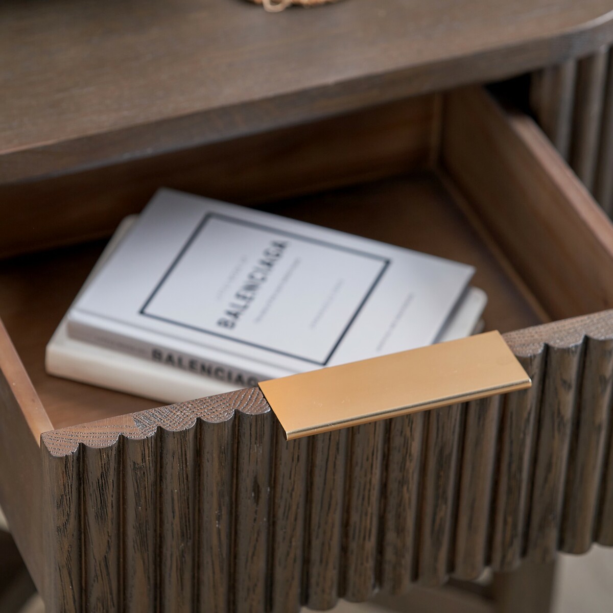 Renzo Fluted Oak Bedside Table smoked oak, ÉDITÉ