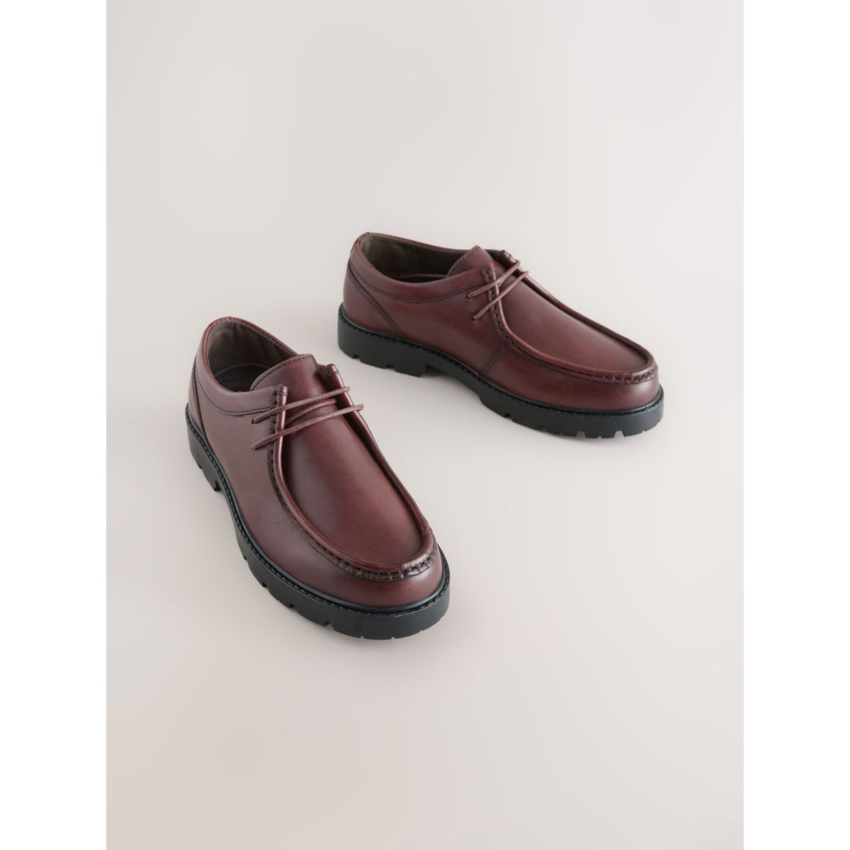 Chaussures à lacets avec plastron en cuir rouge bordeaux, NEXT