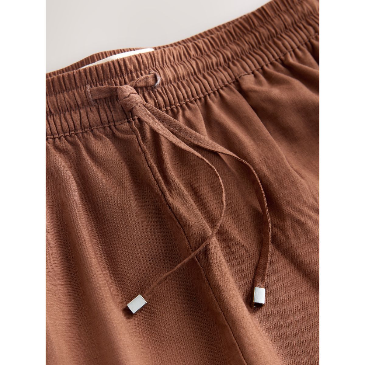 Pantalon large brodé à enfiler avec lin camel, NEXT