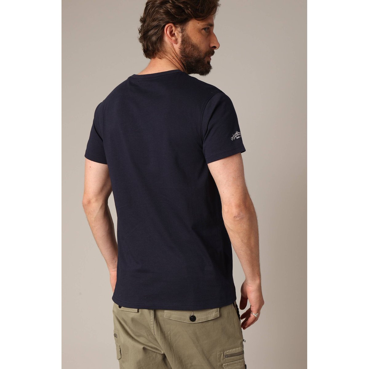T-shirt imprimé camion rétro, coupe droite et 100% coton. TRUCK night blue, DEELUXE