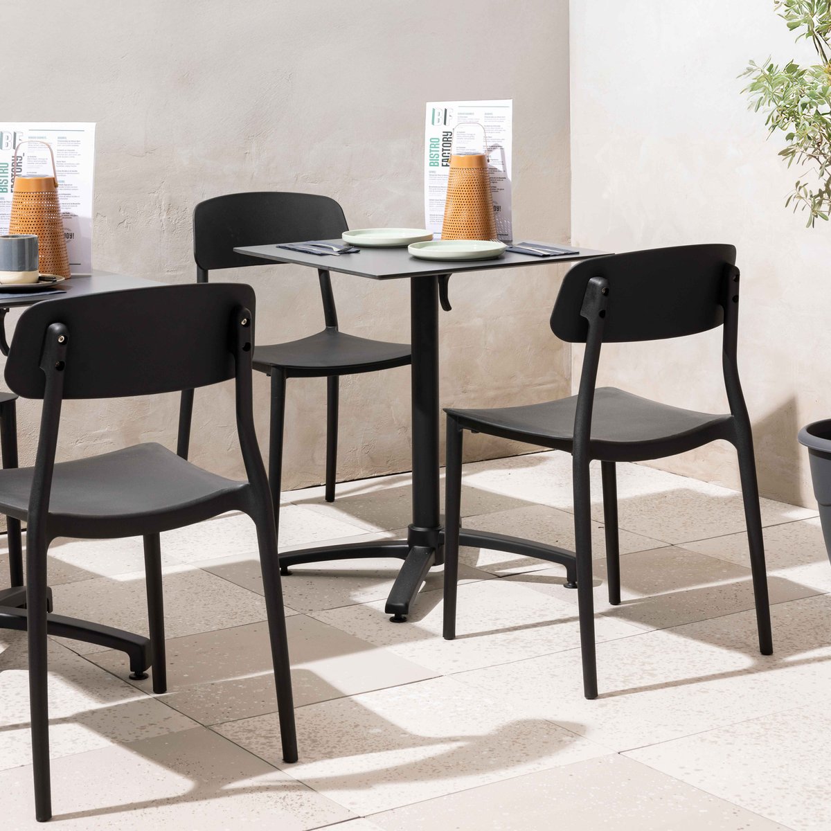 Lot de 2 chaises de jardin en polypropylène, SOFIA noir, OVIALA