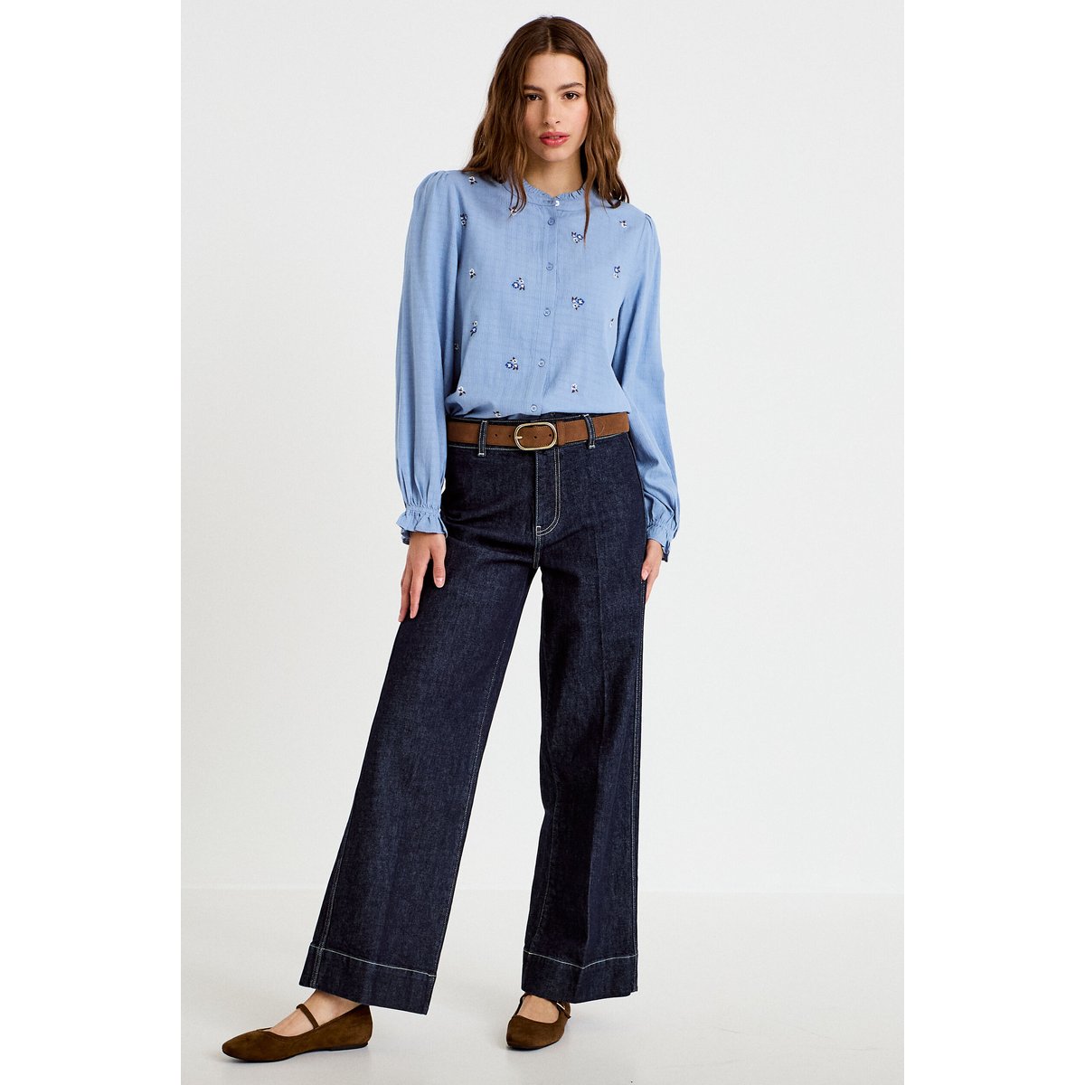 Blouse droite courte col v broderie bleu, CACHE CACHE
