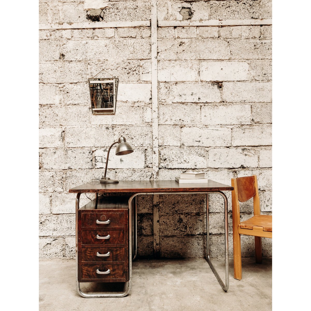 Bureau Bauhaus Yvan N°132 - Bon état bois, DEBONGOUT