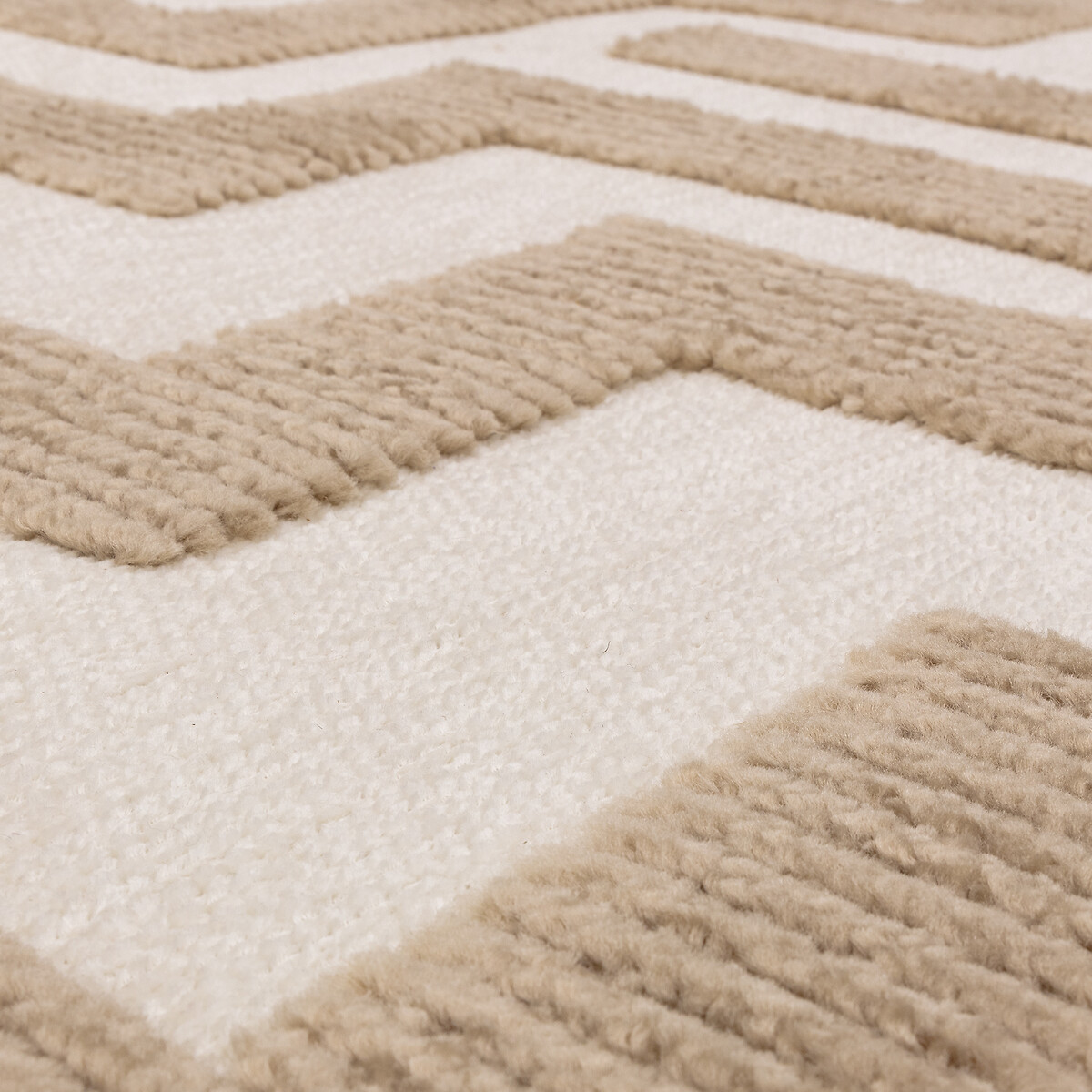 Plush Abstract Lines Rug natural, ÉDITÉ