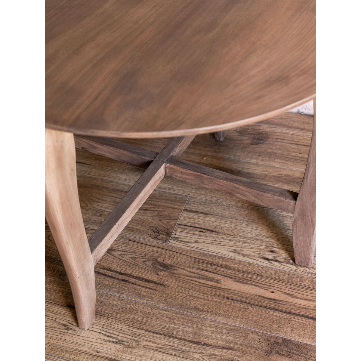 Table basse cirée en bois massif Donna N°995 - Bon état bois foncé, DEBONGOUT