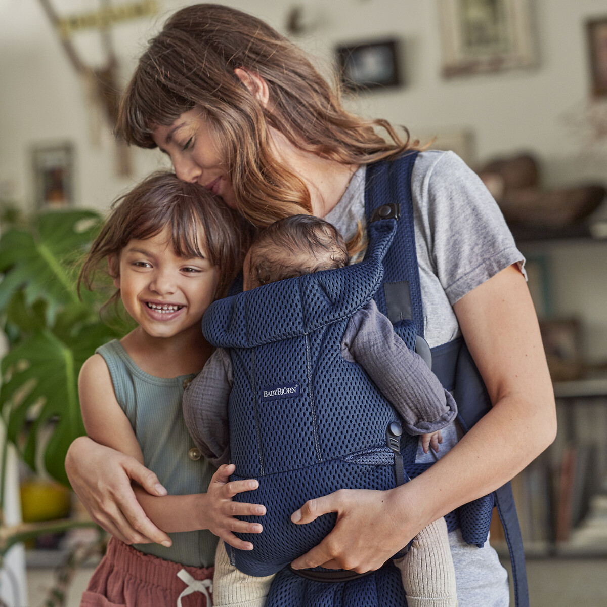 Porte bébé move mesh 3D bleu foncé, BABYBJORN