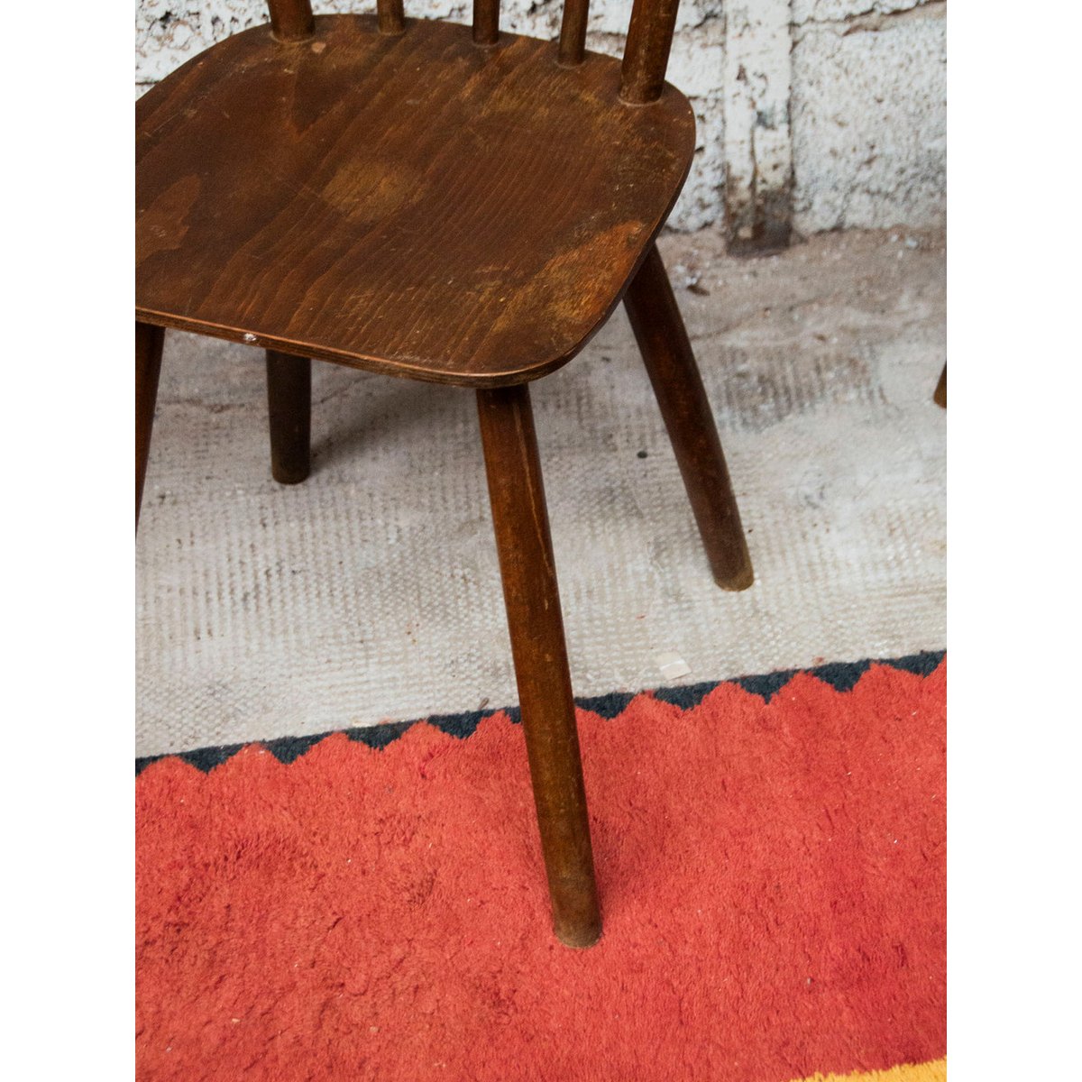 Paire de chaises en bois Alma N°731 - Bon état bois, DEBONGOUT