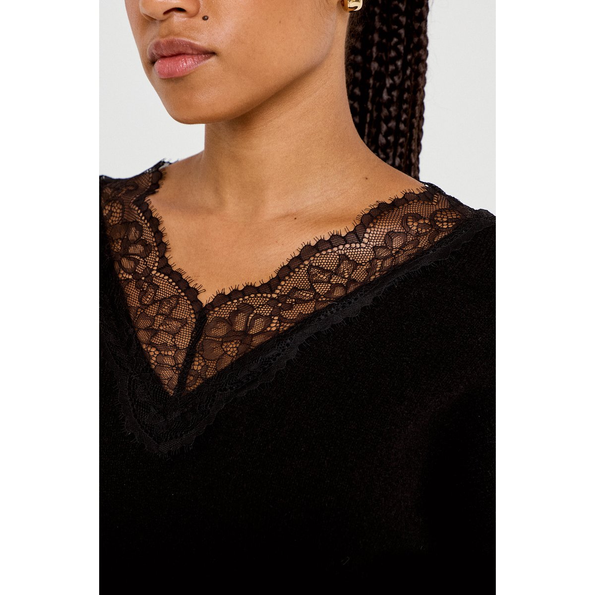 Pull col v manches longues dentelle noir, CACHE CACHE