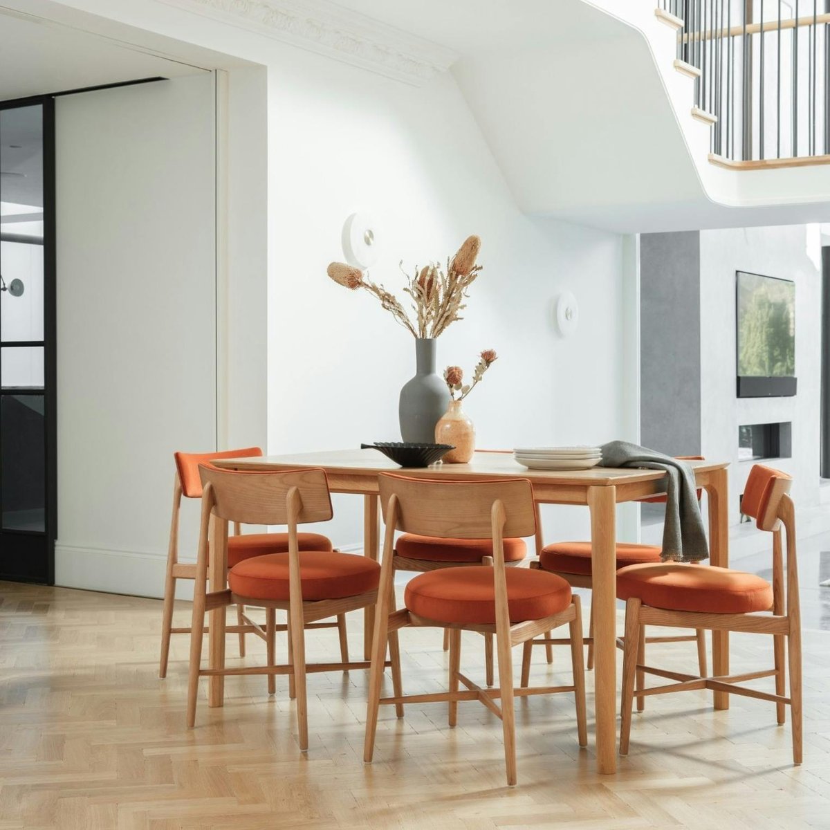 Table à manger moderne en chêne clair avec rallonge intégrée 135-190 cm DERBY bois naturel, PIER IMPORT