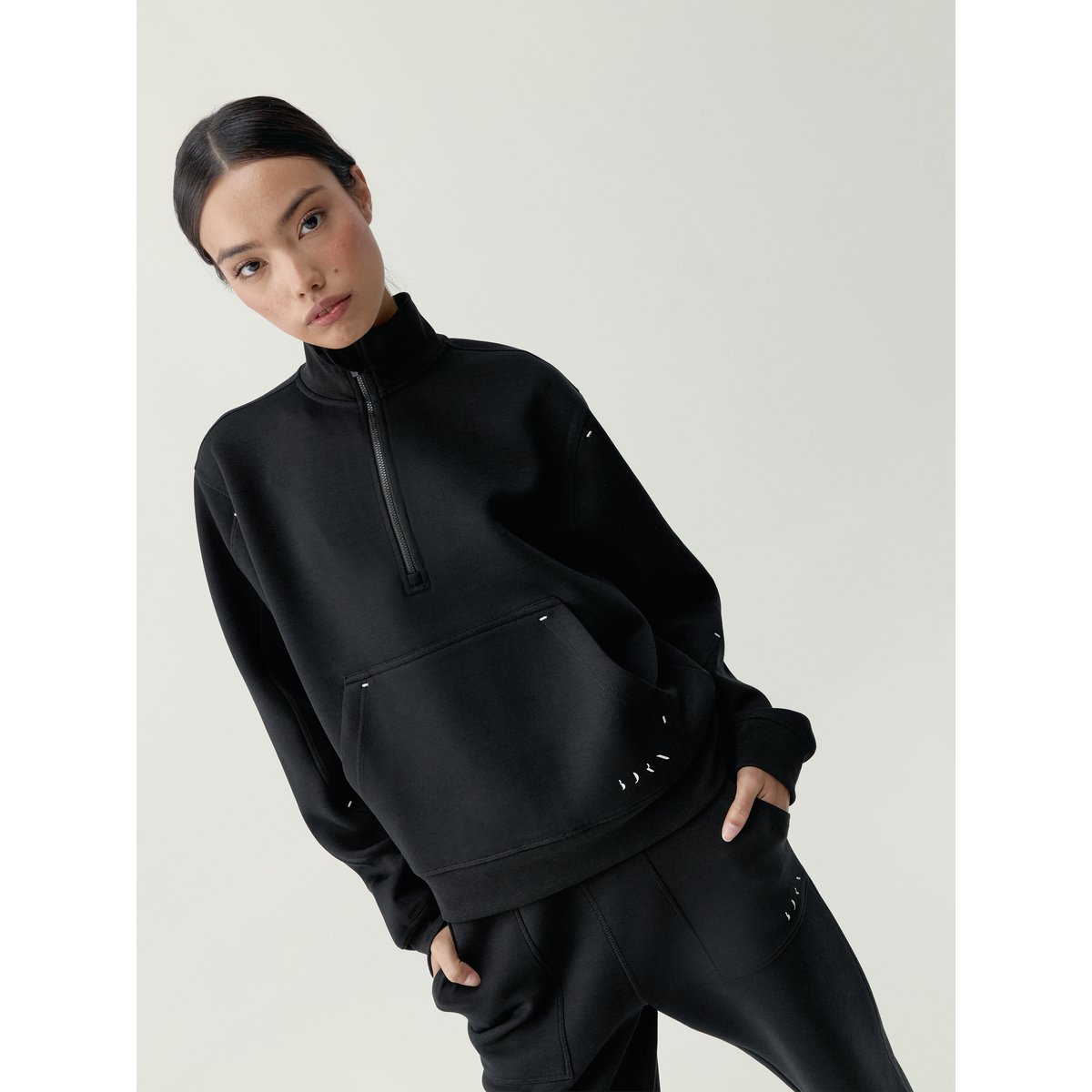Sweat de sport femme Bloom Demi-zip séchage rapide noir profond, BORN