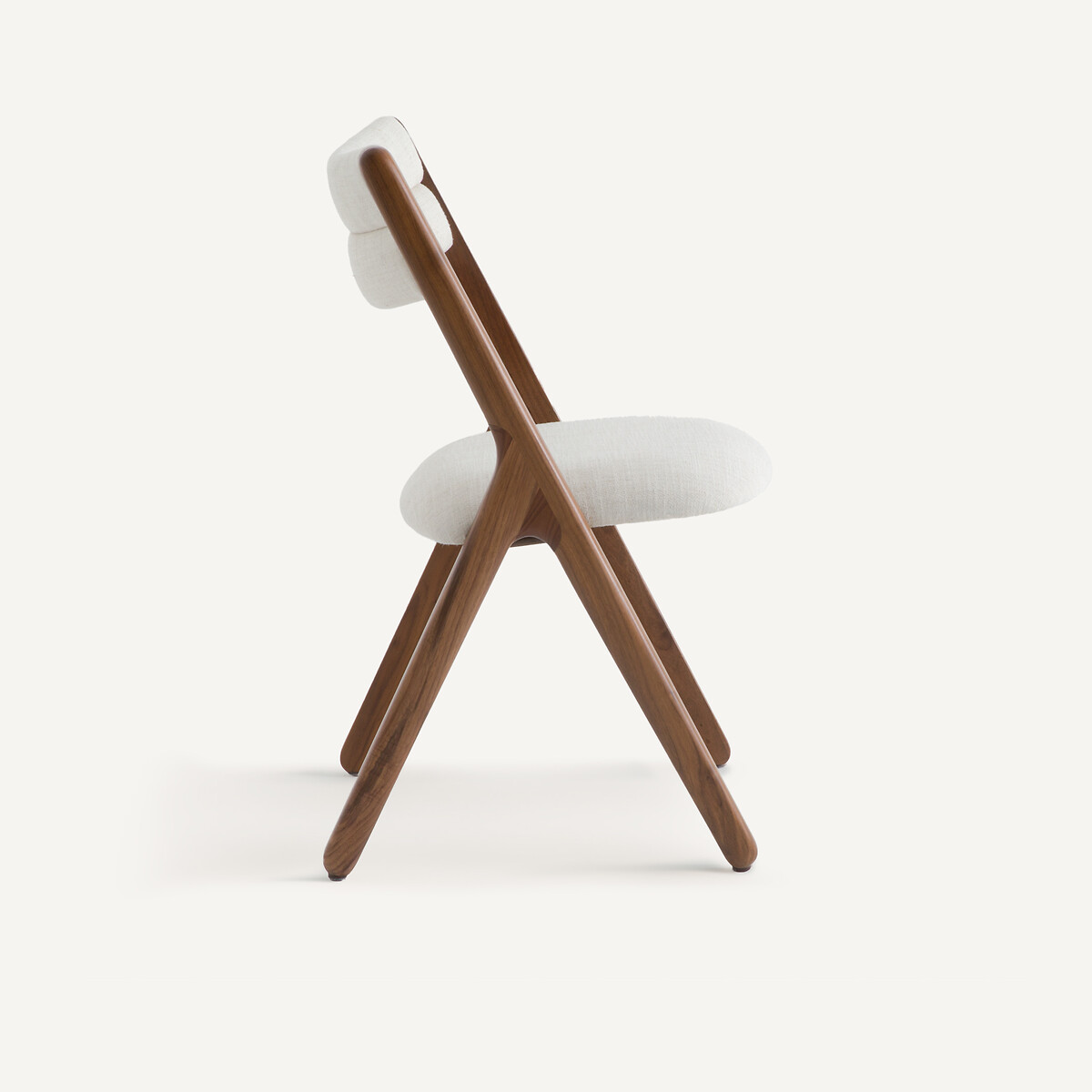 Chaise en noyer massif et tissu, CAMMINATA noyer, AM.PM X EMMANUEL GALLINA