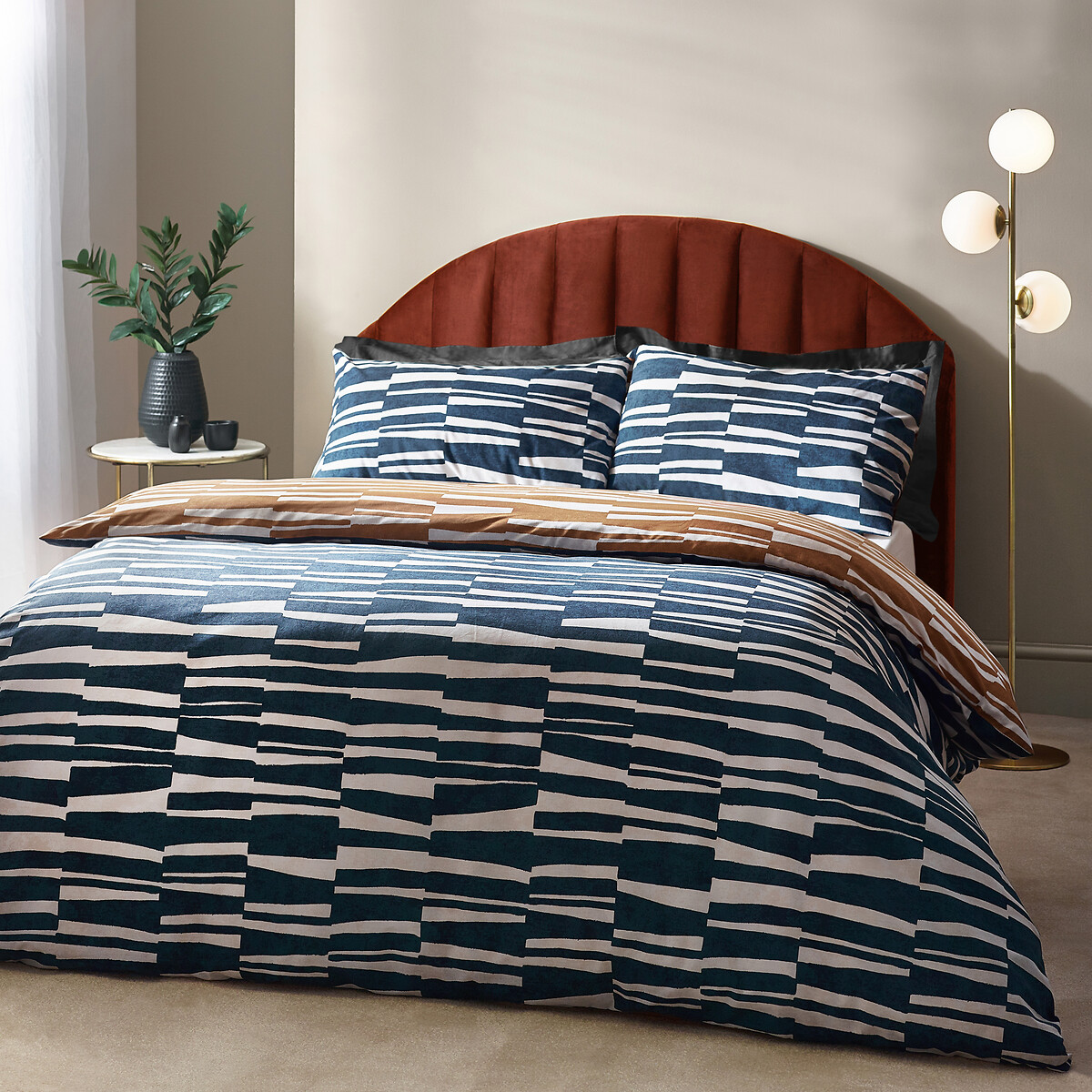 Piper Abstract Cotton Mix Duvet Cover and Pillowcase Set navy blue/bronze, HÖEM