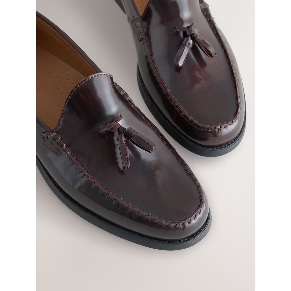 Mocassins à glands en cuir rouge bordeaux, NEXT