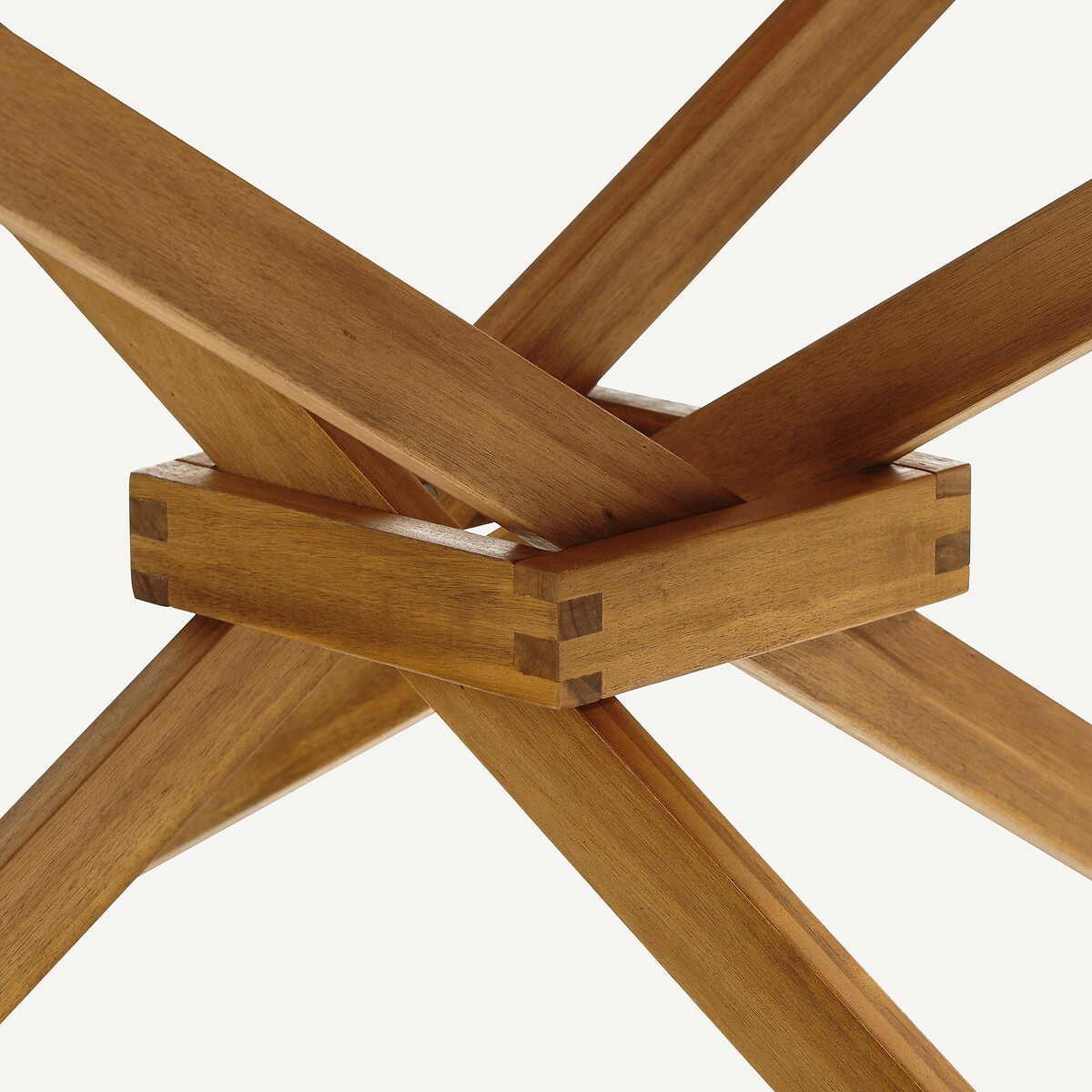 Round Garden Table in Acacia, Jakta natural, AM.PM